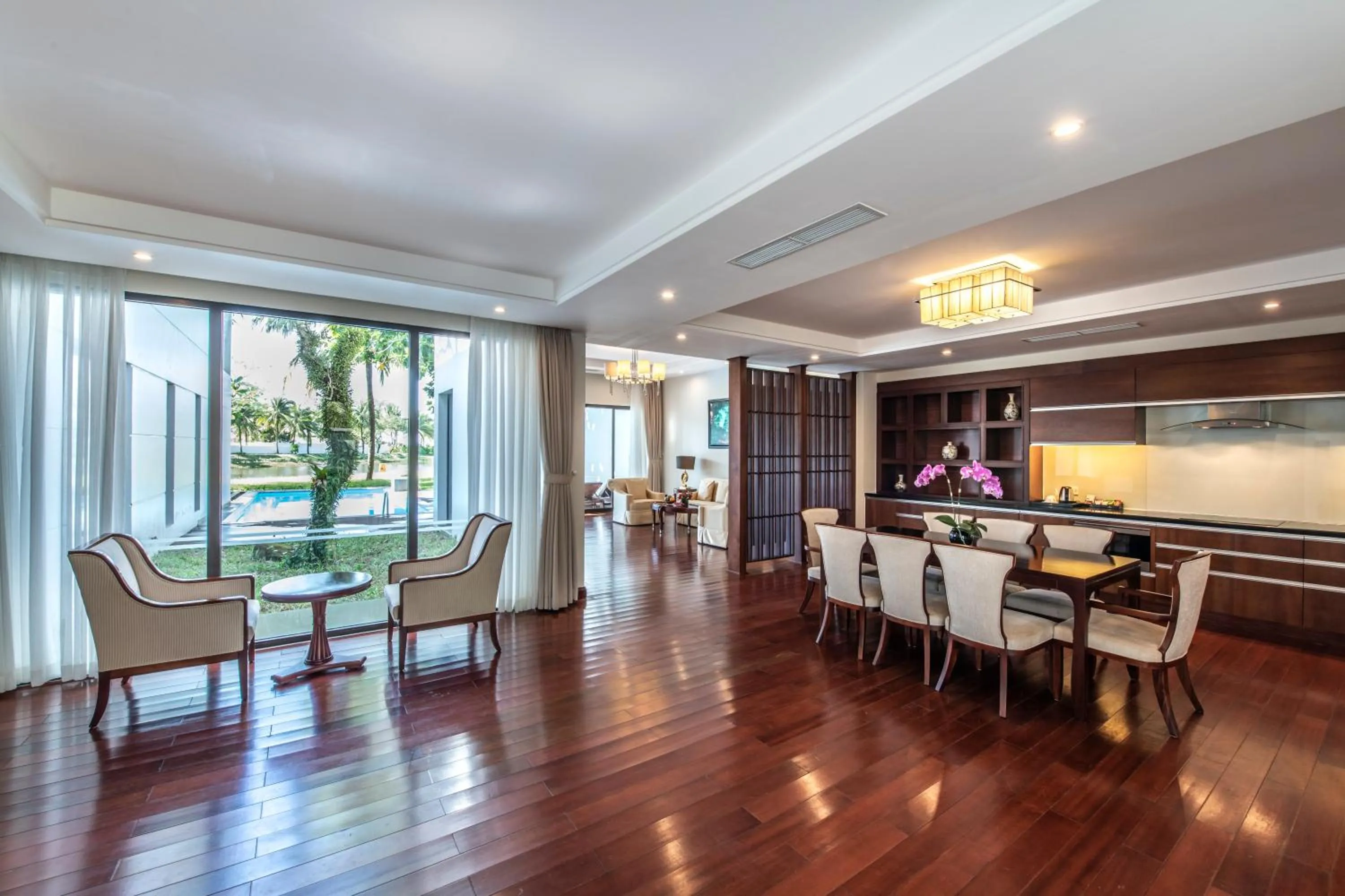 Dining area in Vinpearl Resort & Spa Phu Quoc