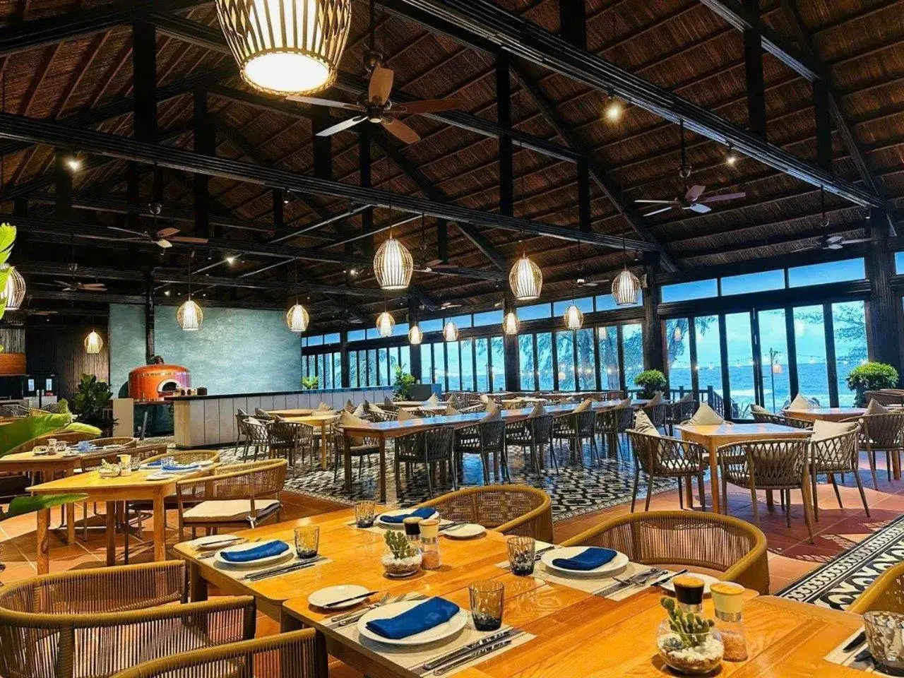 Restaurant/places to eat in Vinpearl Resort & Spa Phu Quoc Restaurant/places to eat in Vinpearl Resort & Spa Phu Quoc