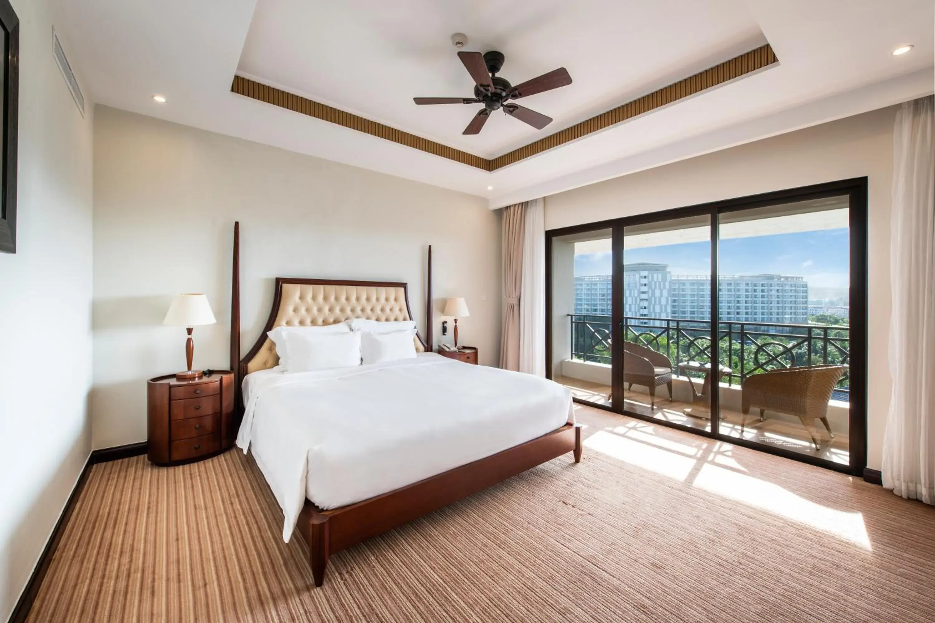 Junior Suite Garden View King Bed in Vinpearl Resort & Spa Phu Quoc Junior Suite Garden View King Bed in Vinpearl Resort & Spa Phu Quoc