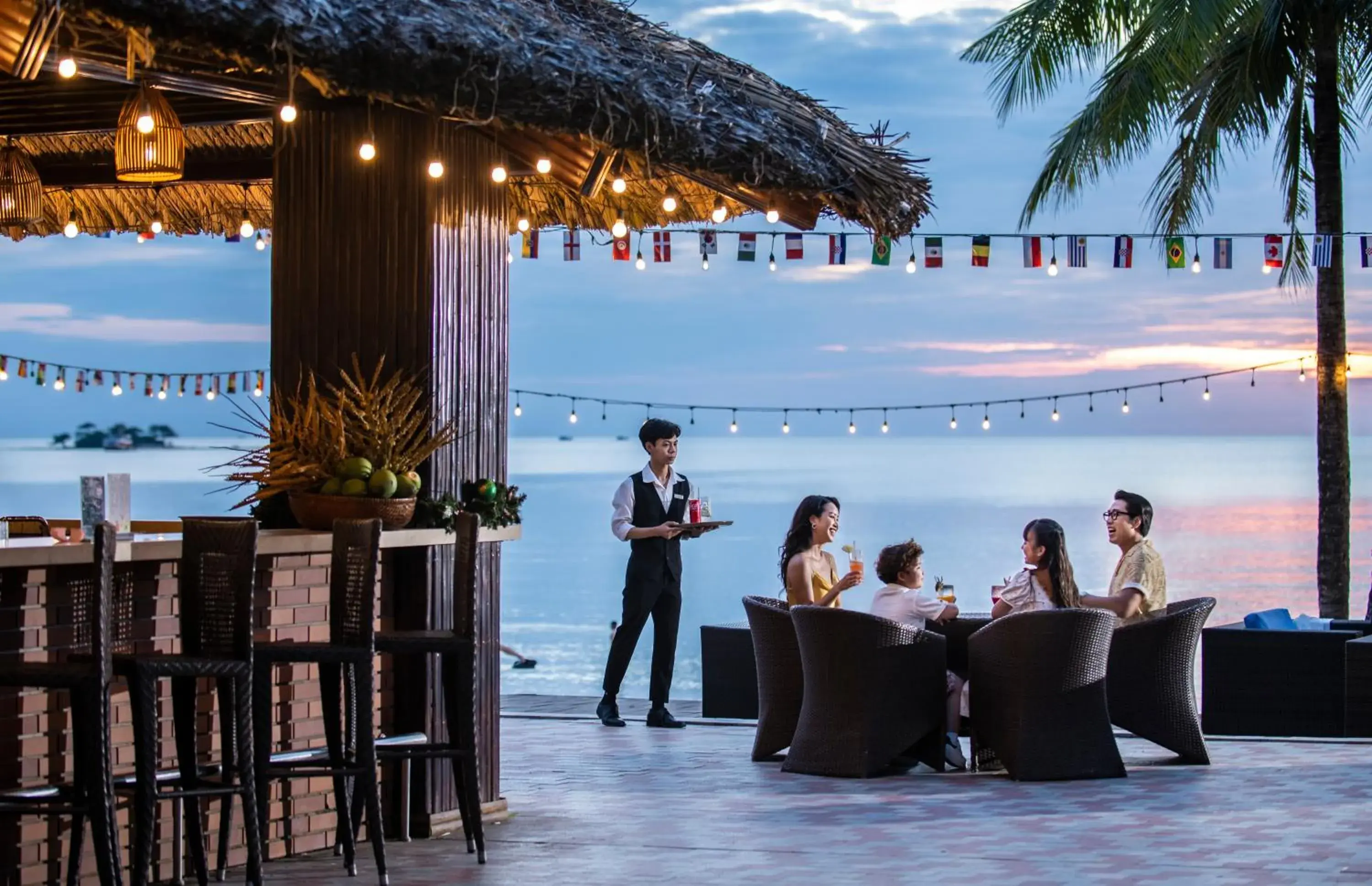 Lounge or bar in Vinpearl Resort & Spa Phu Quoc Lounge or bar in Vinpearl Resort & Spa Phu Quoc