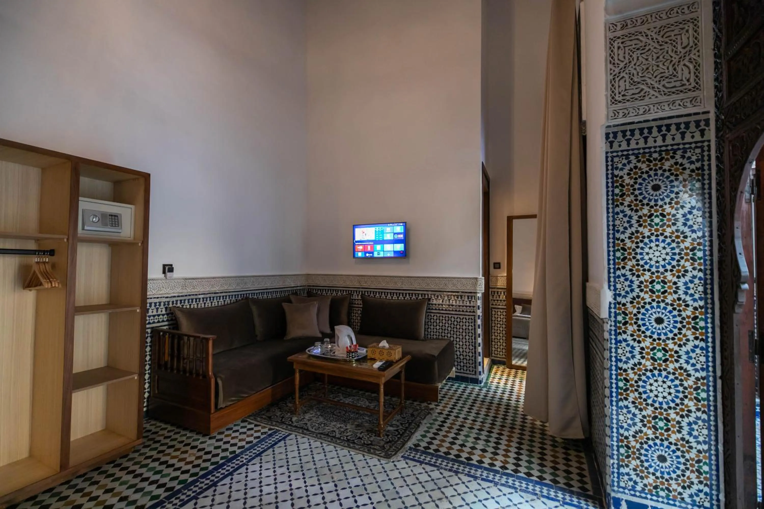 TV and multimedia in Riad Fes Ziyat & Spa