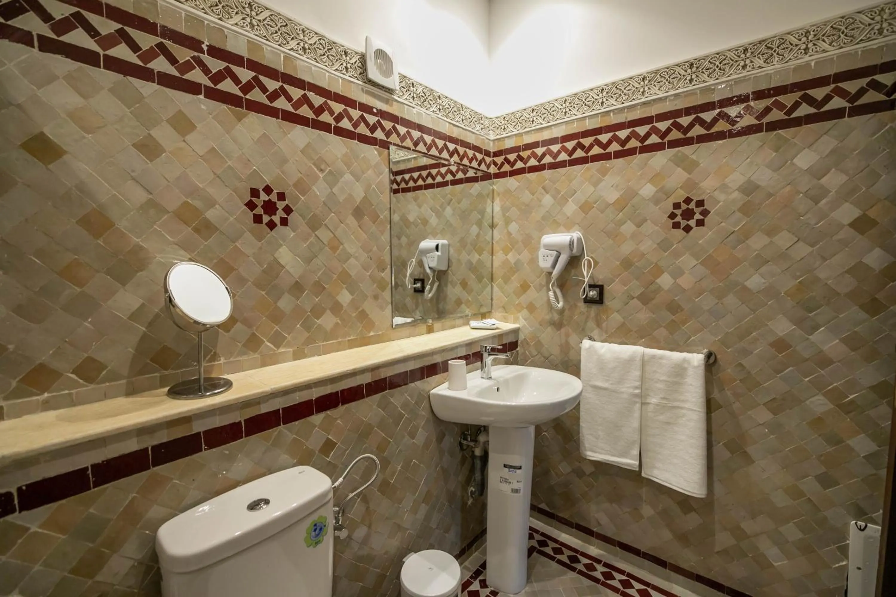 Shower in Riad Fes Ziyat & Spa