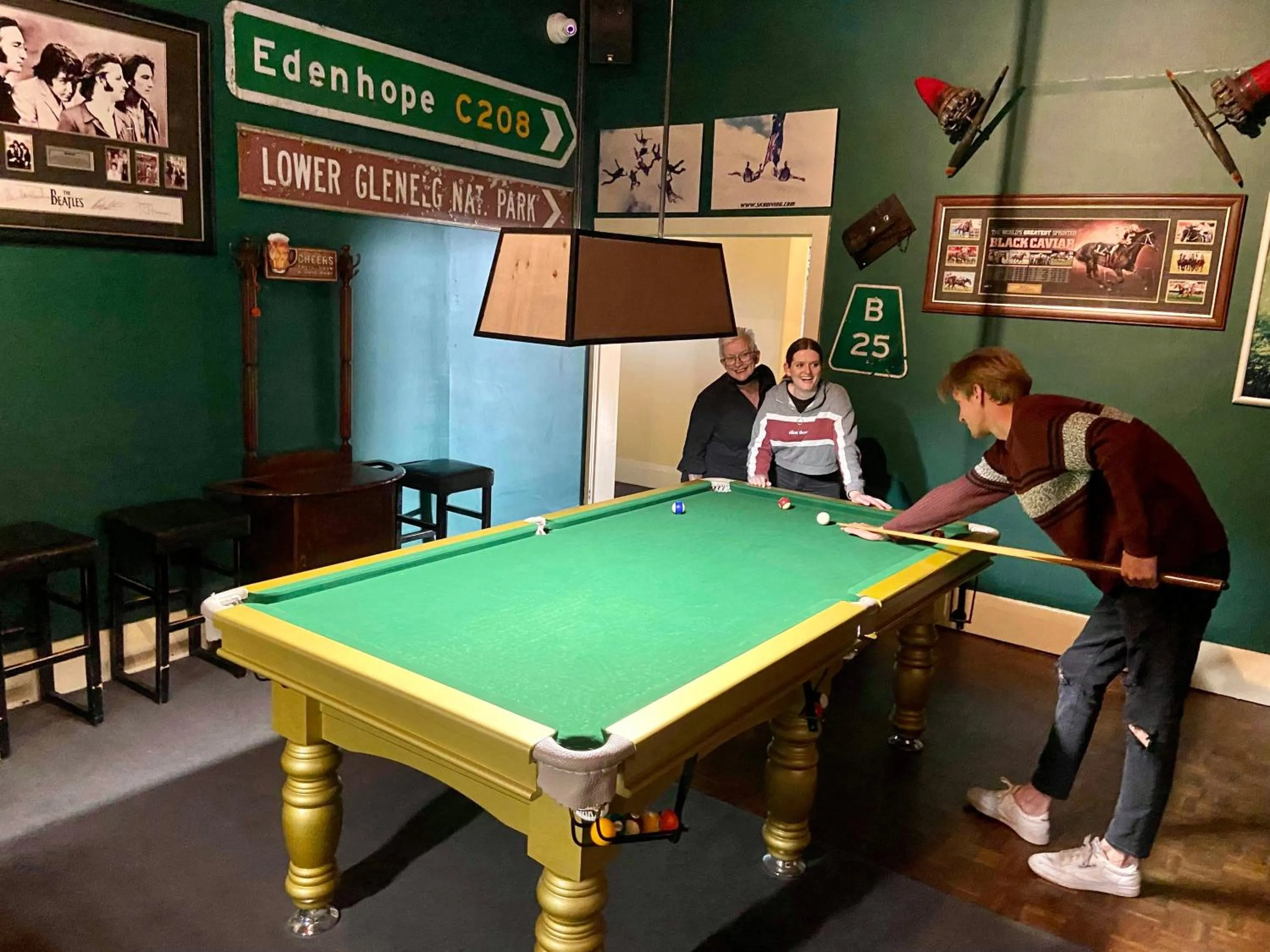 Billiard in COMMERCIAL HOTEL KANIVA call to save dollars