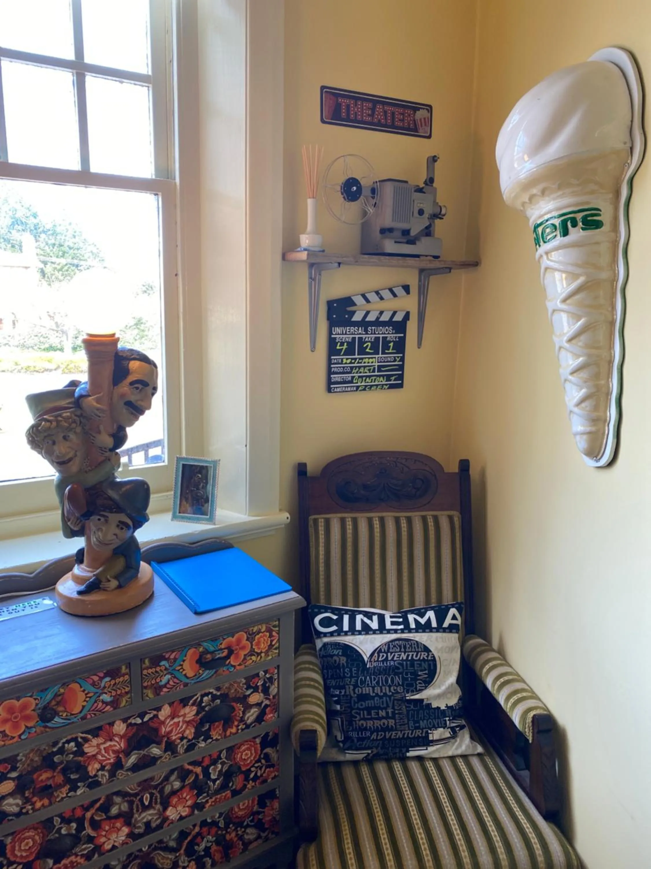 Bedroom in COMMERCIAL HOTEL KANIVA call to save dollars