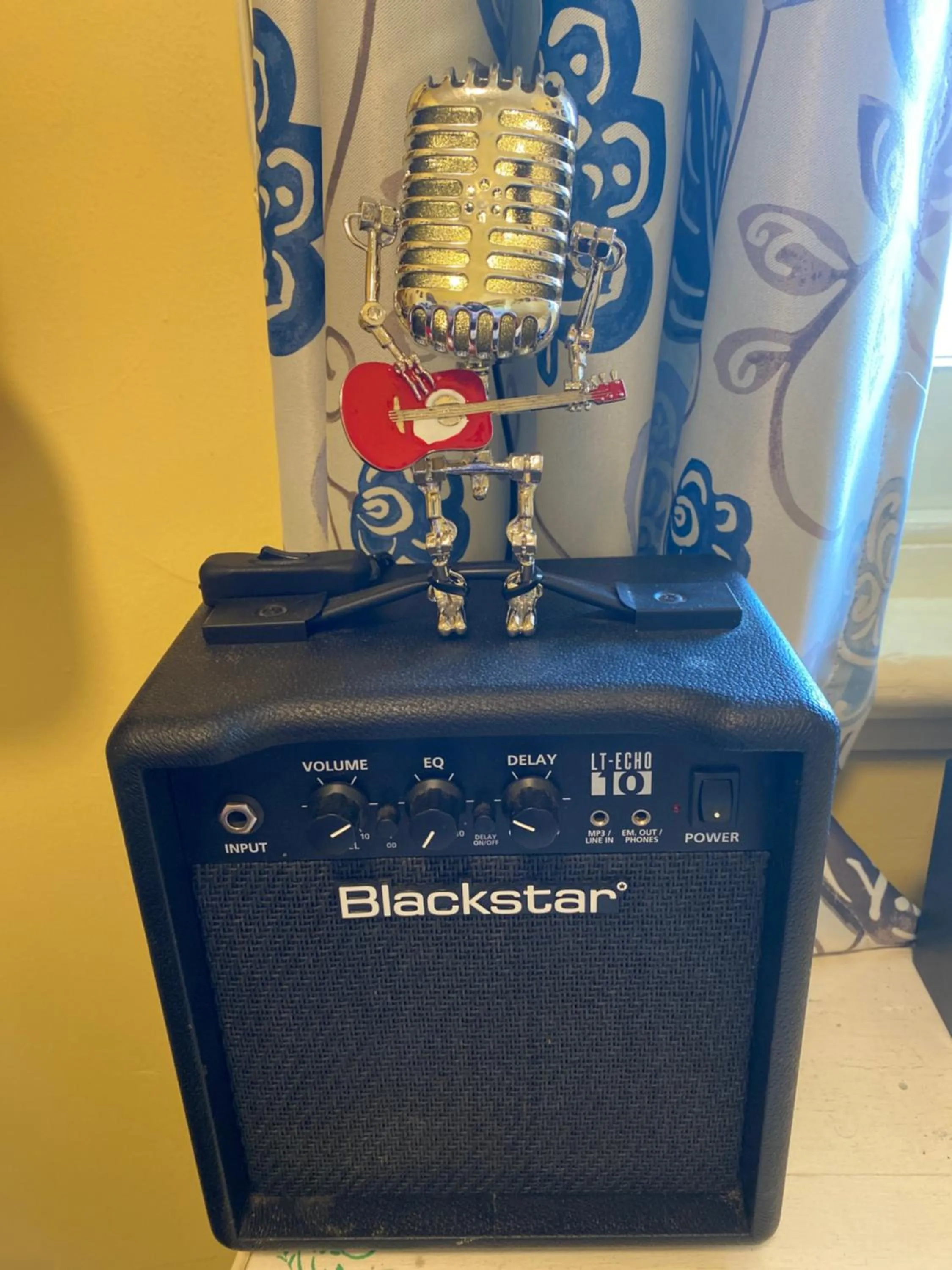 Bedroom in COMMERCIAL HOTEL KANIVA call to save dollars