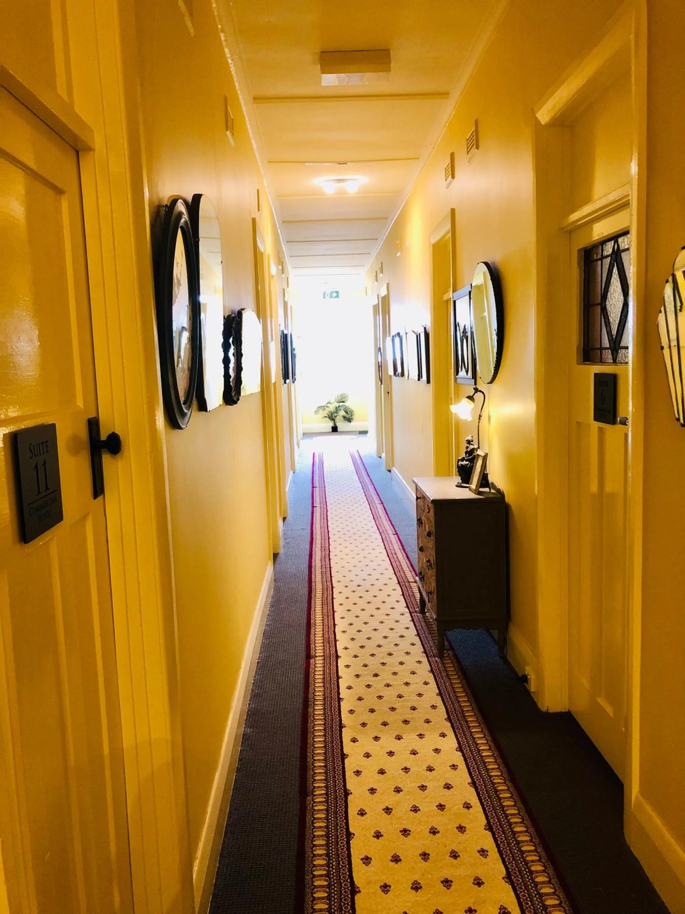 Property building in COMMERCIAL HOTEL KANIVA call to save dollars