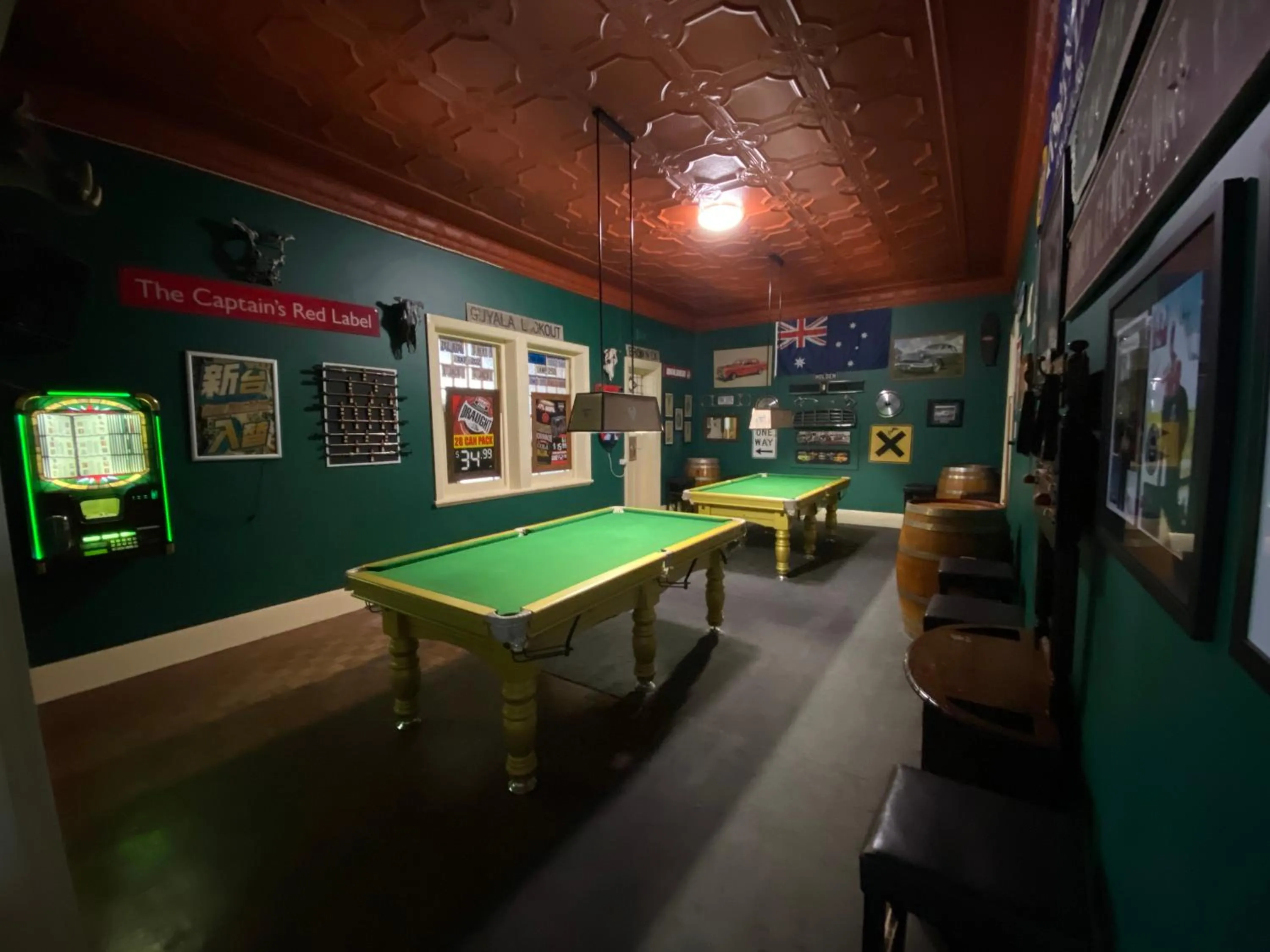 Billiard in COMMERCIAL HOTEL KANIVA call to save dollars