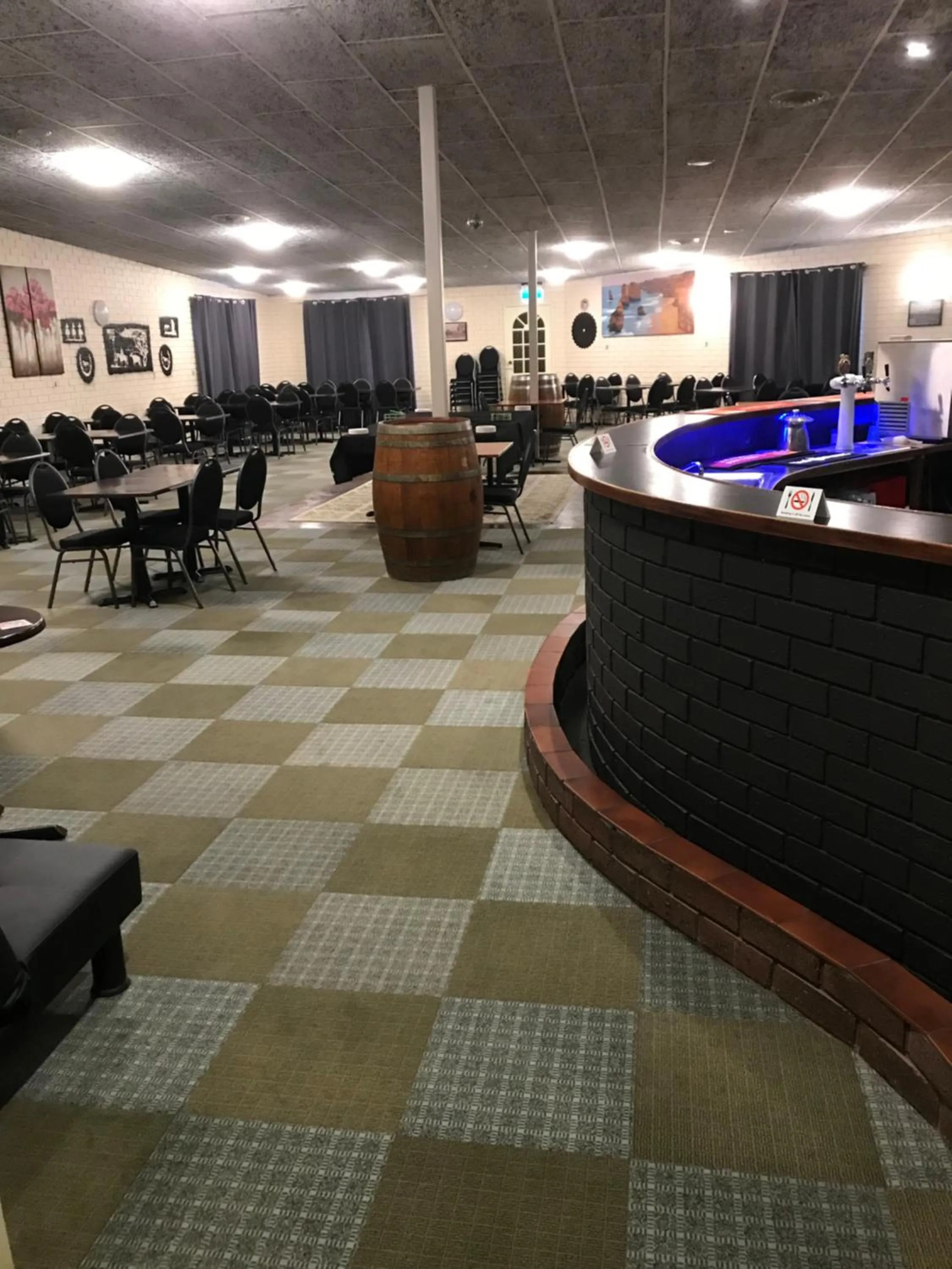 Restaurant/places to eat in COMMERCIAL HOTEL KANIVA call to save dollars