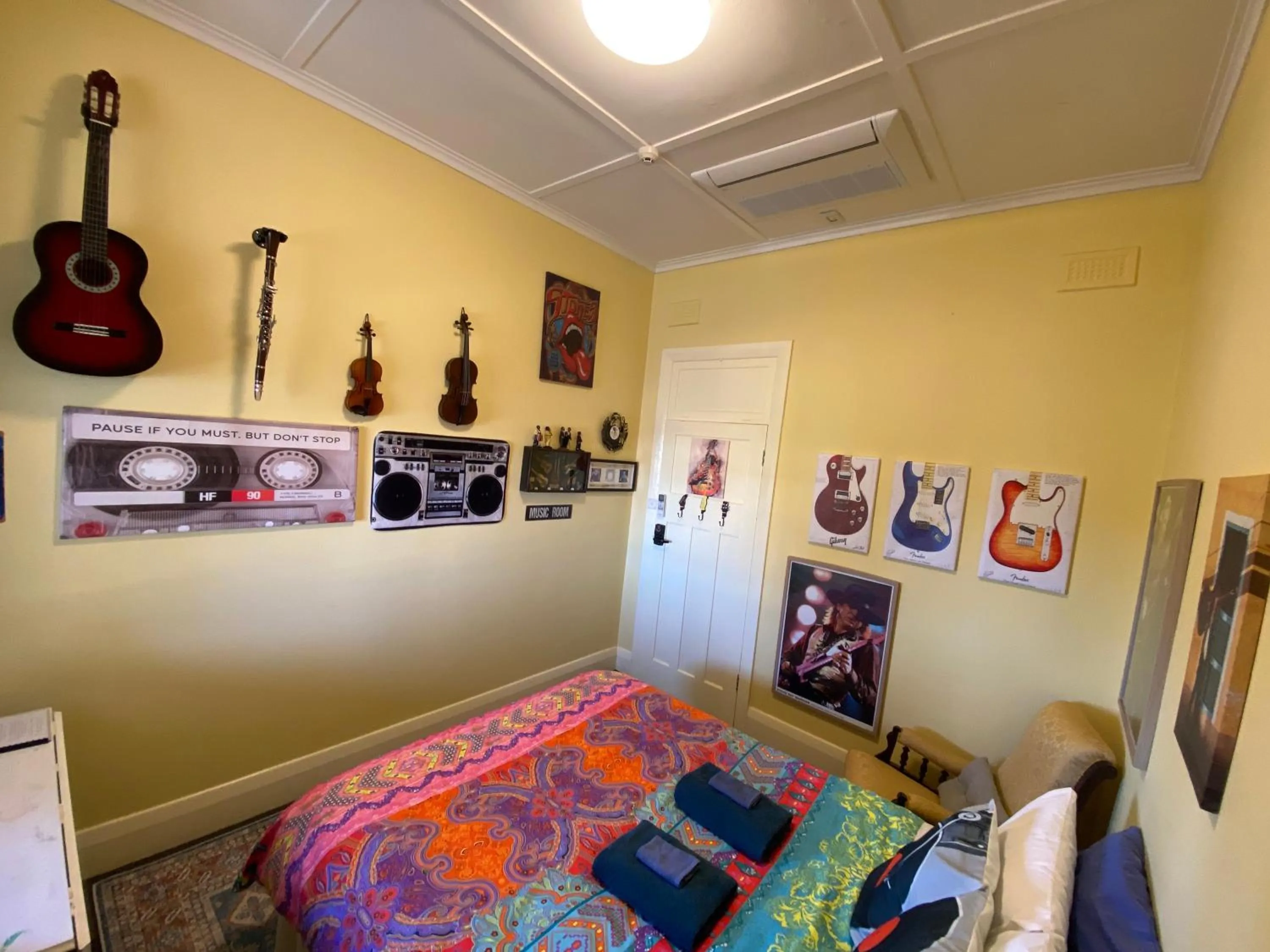 Bedroom, Bed in COMMERCIAL HOTEL KANIVA call to save dollars