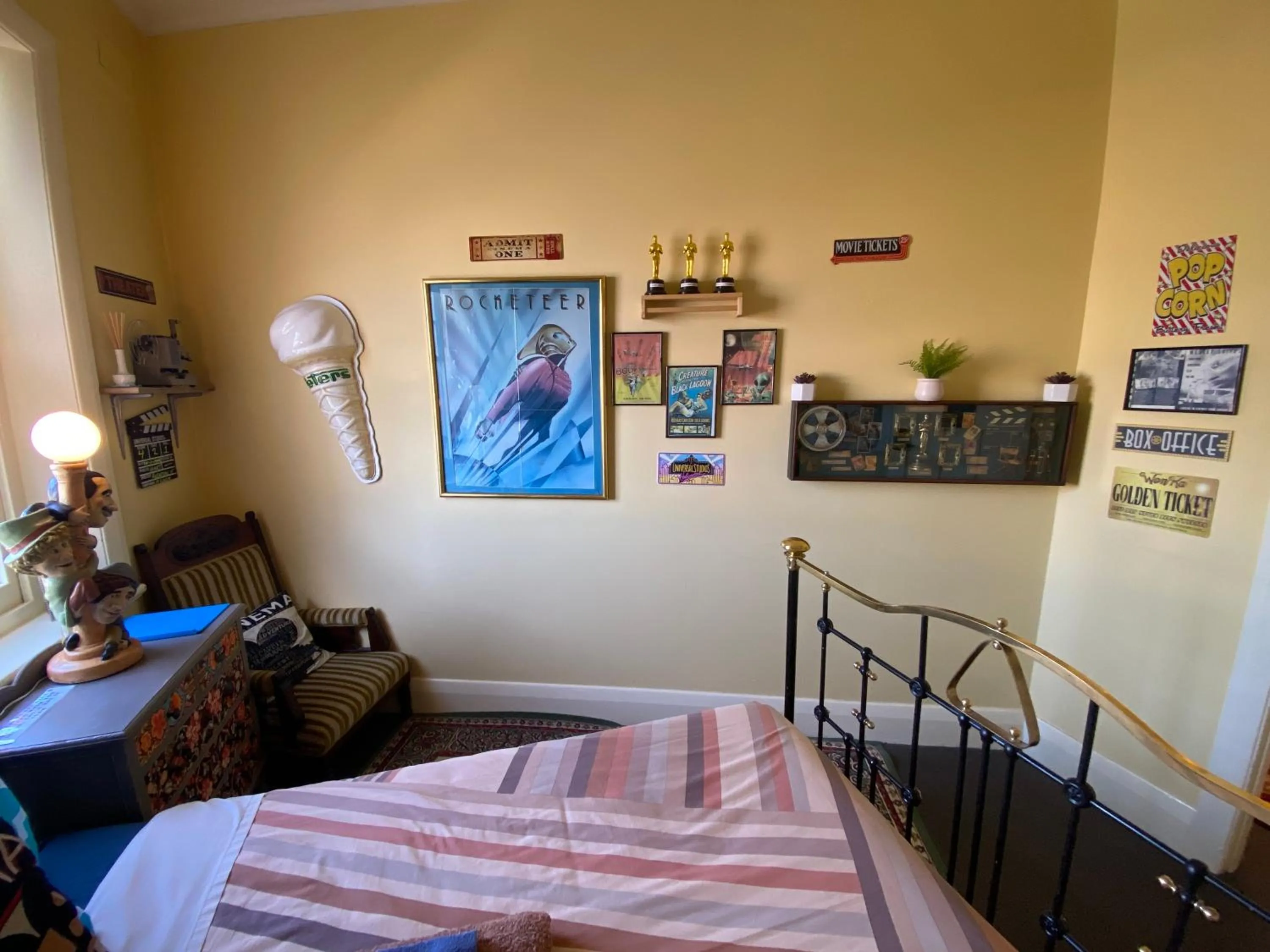 Bedroom, Bed in COMMERCIAL HOTEL KANIVA call to save dollars