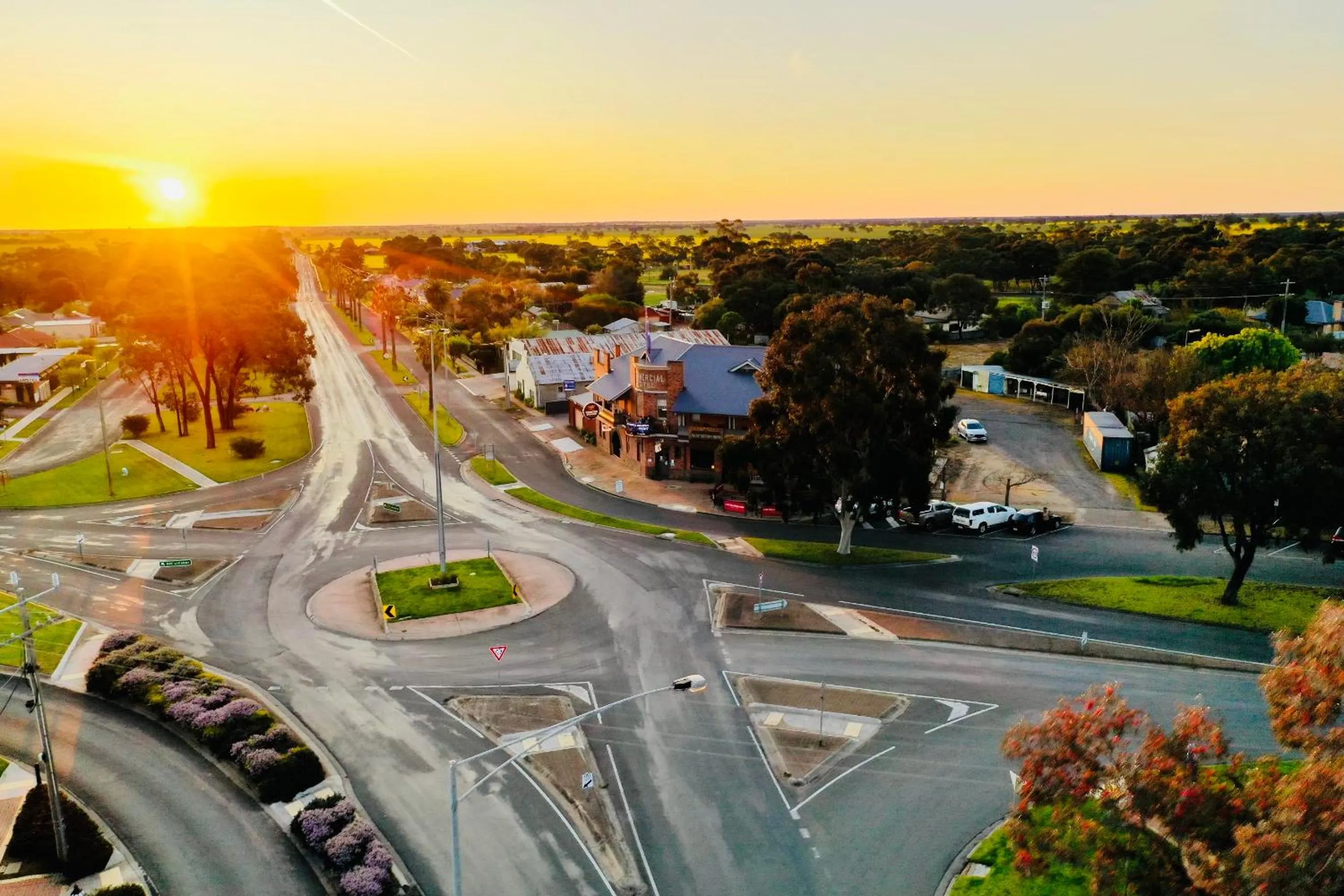 Natural landscape in COMMERCIAL HOTEL KANIVA call to save dollars
