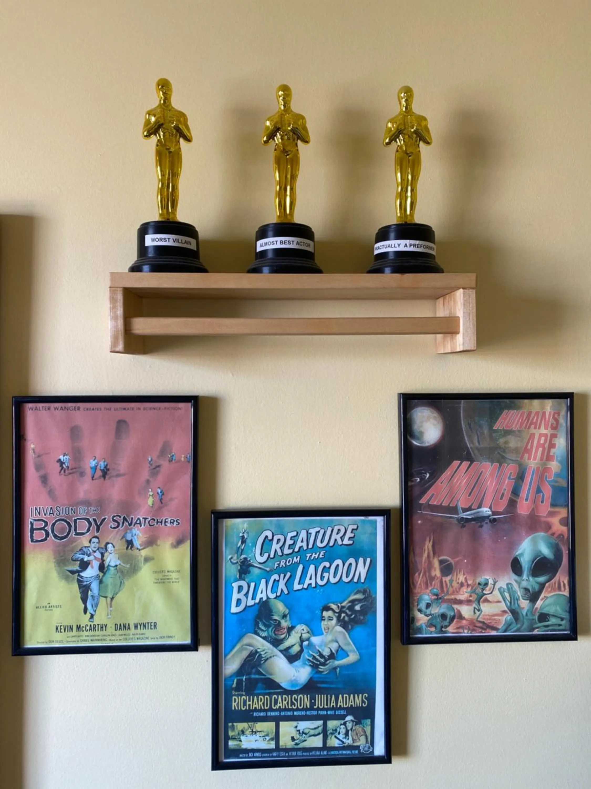 Bedroom in COMMERCIAL HOTEL KANIVA call to save dollars