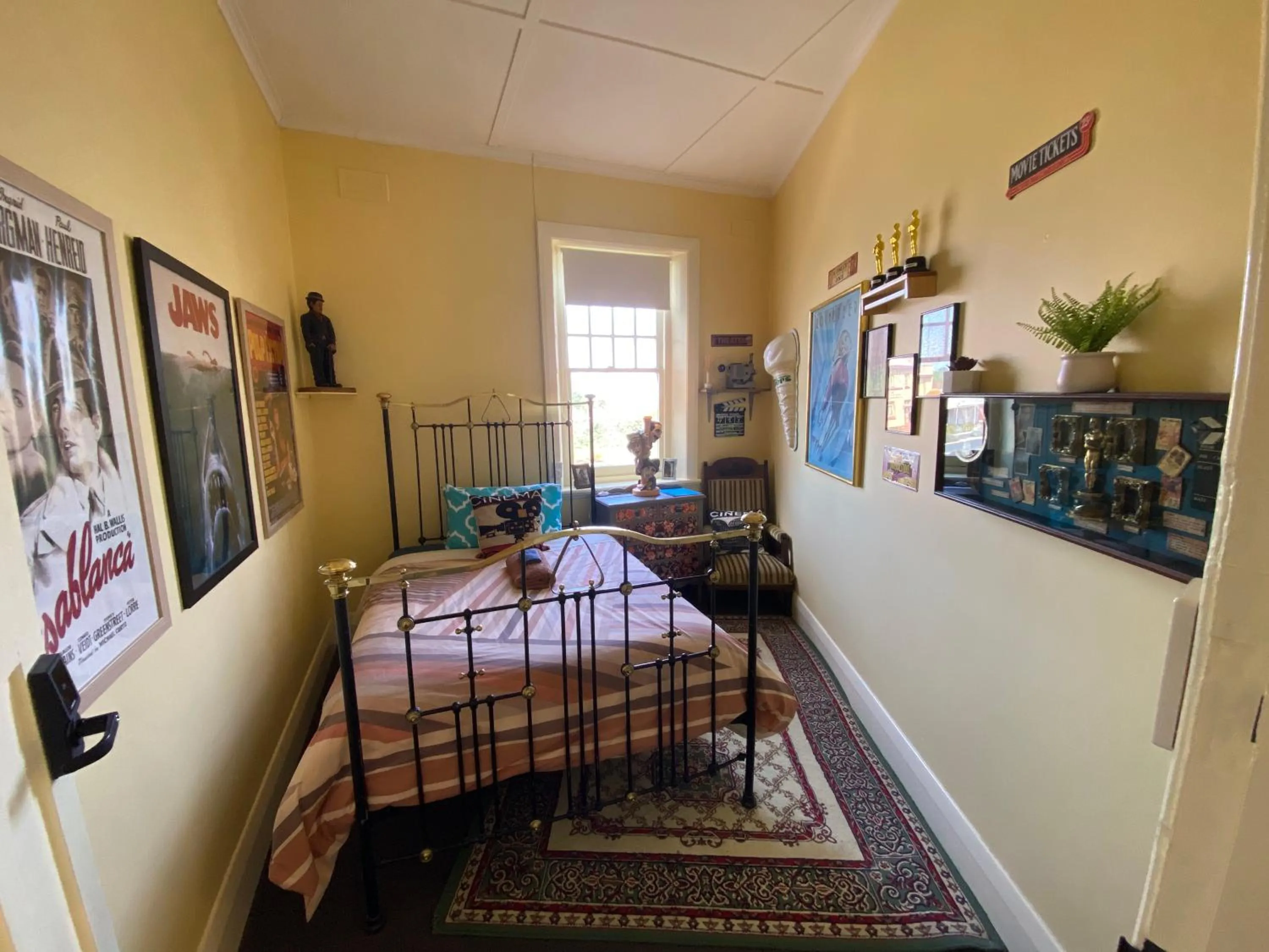 Bedroom, Bed in COMMERCIAL HOTEL KANIVA call to save dollars