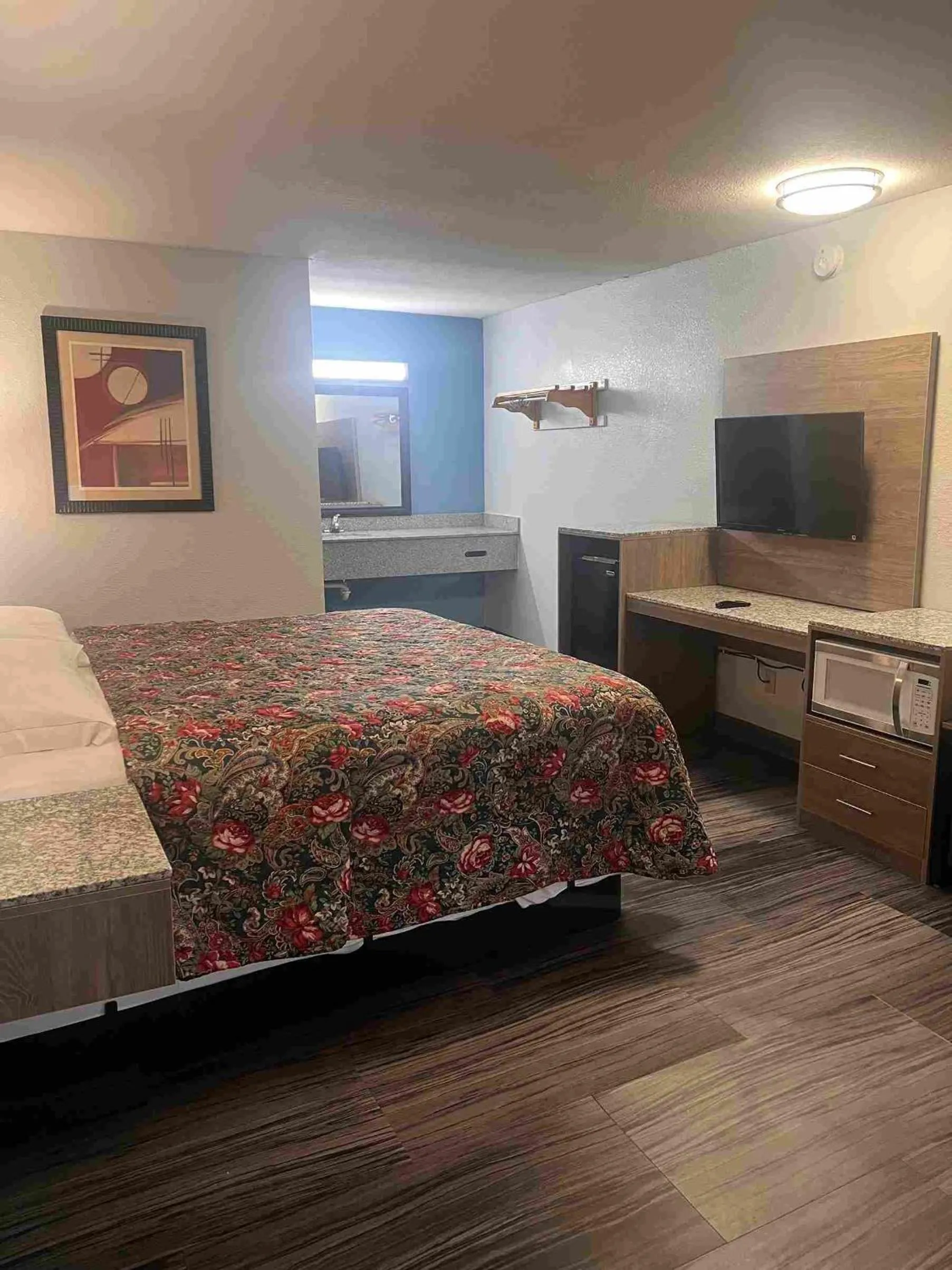 room service, Bed in Fairbridge Inn & Suites