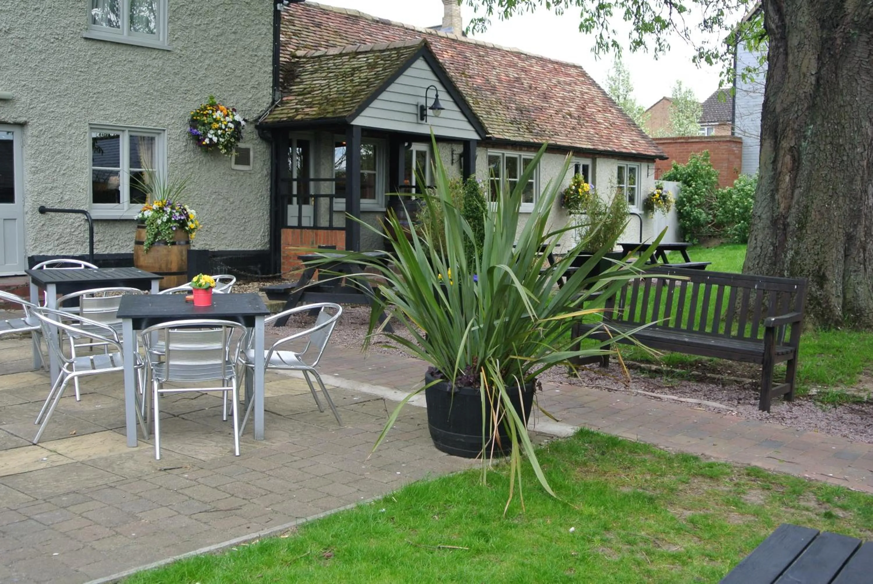 Day in The Crown Pub, Dining & Rooms