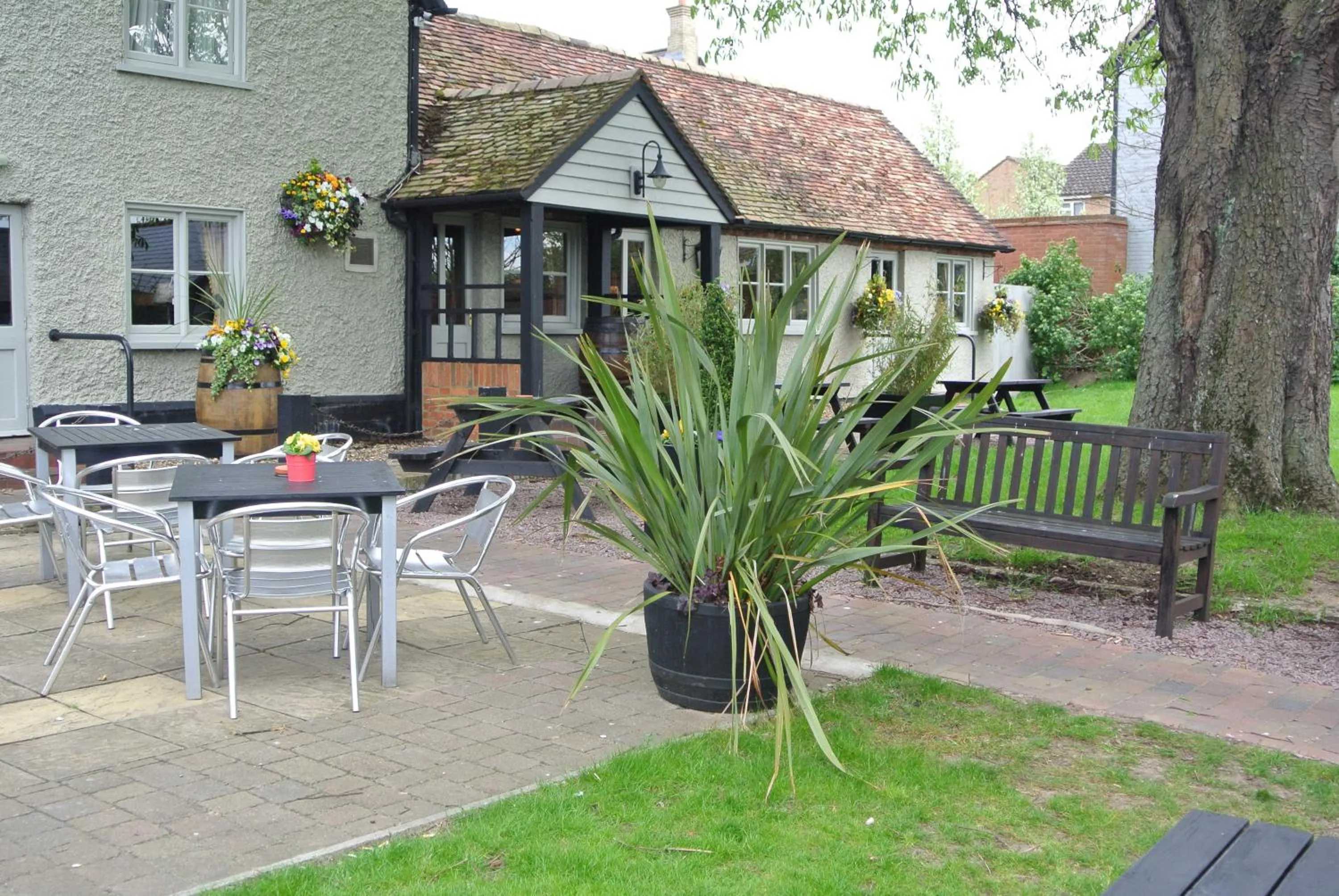 Day in The Crown Pub, Dining & Rooms