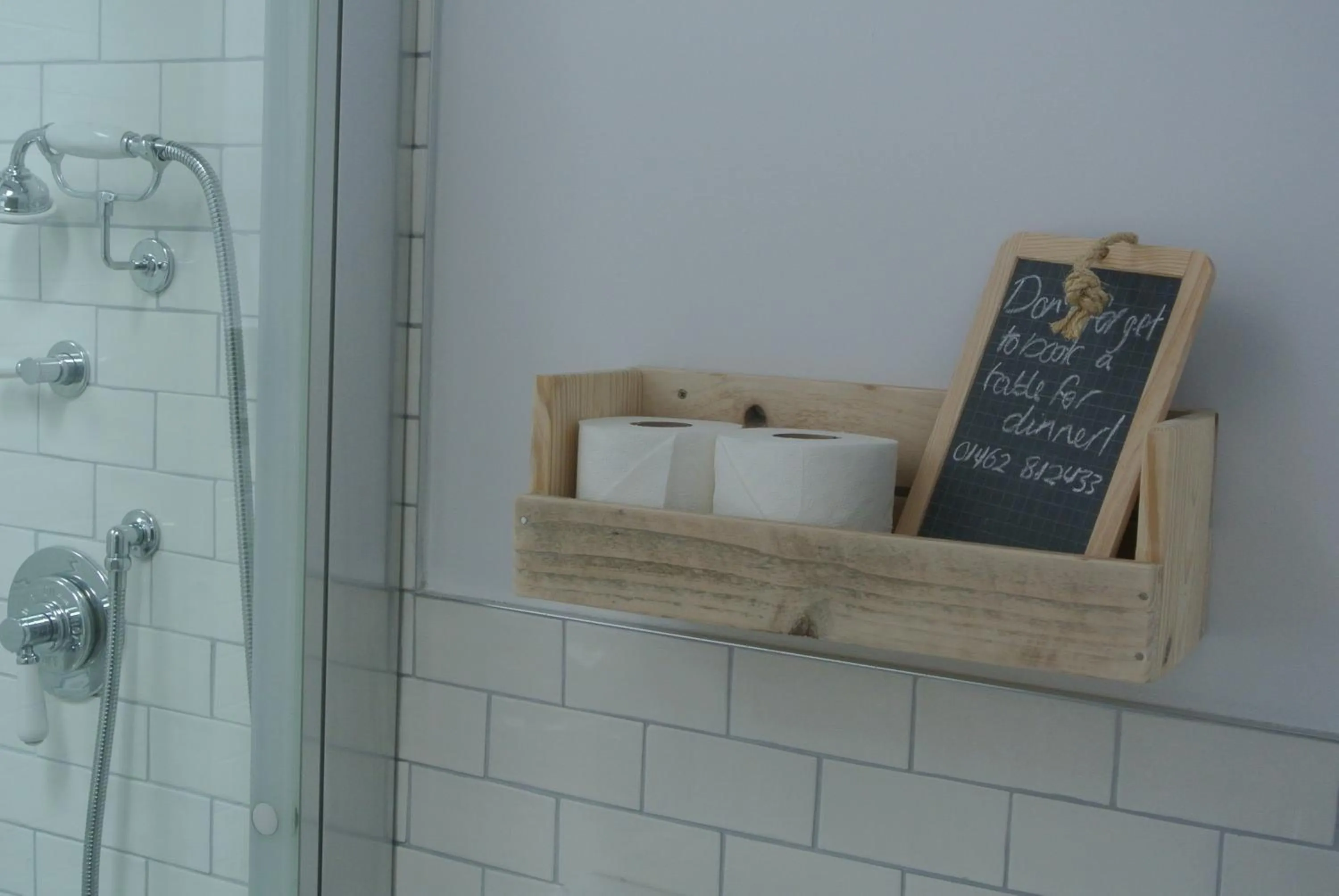 Shower in The Crown Pub, Dining & Rooms