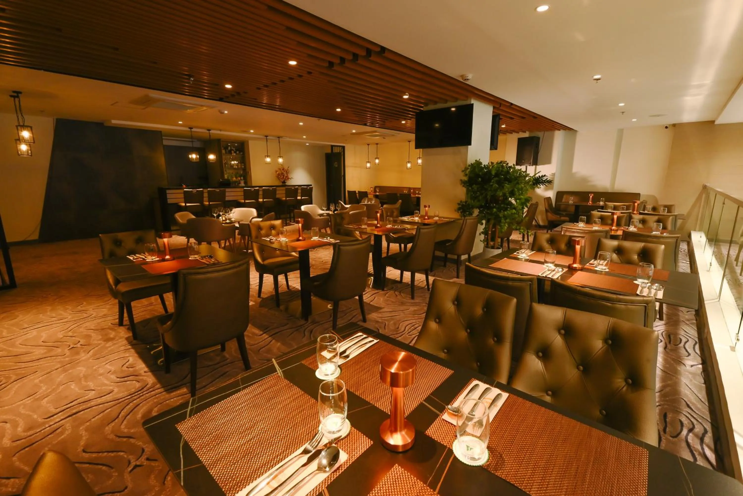 Restaurant/places to eat in Ardenhills Suites