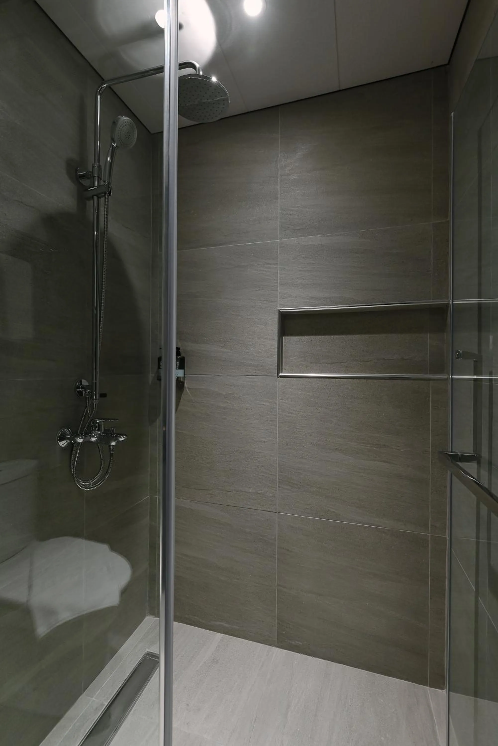 Shower in Ardenhills Suites