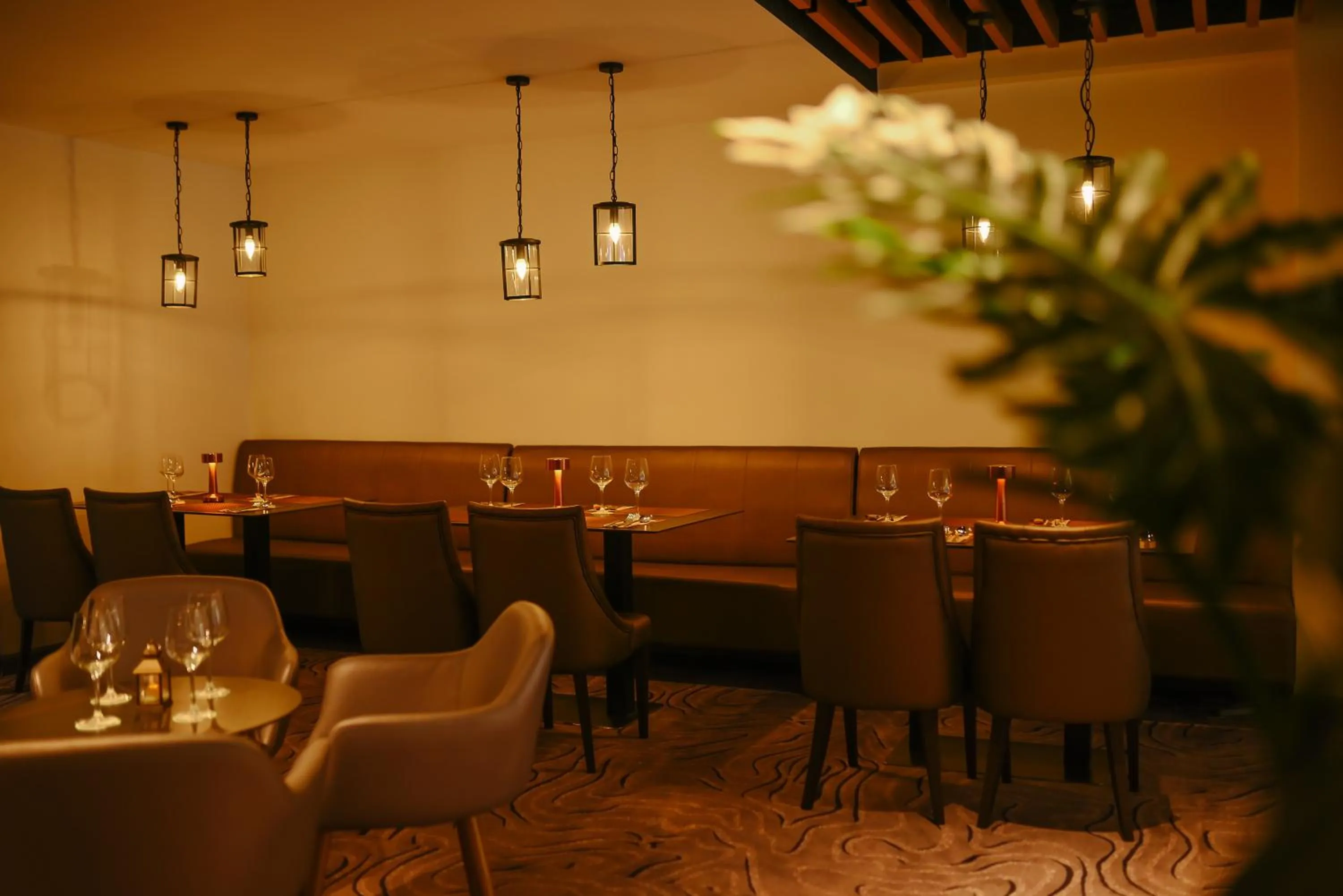 Restaurant/places to eat in Ardenhills Suites