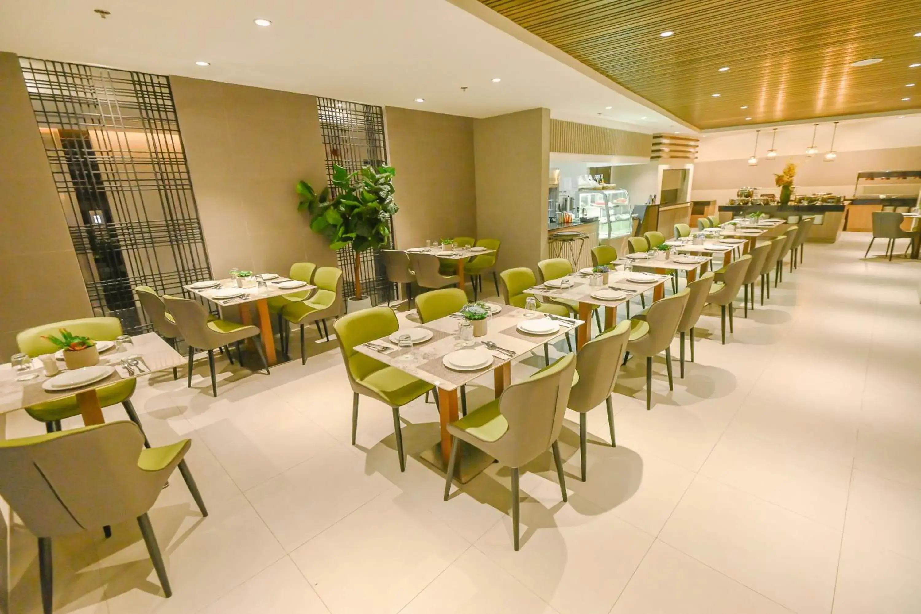 Restaurant/places to eat in Ardenhills Suites Restaurant/places to eat in Ardenhills Suites