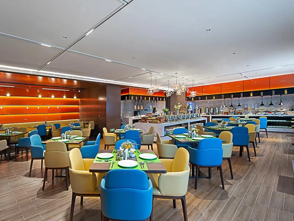 Restaurant/places to eat in Hampton by Hilton Guangzhou Railway Station