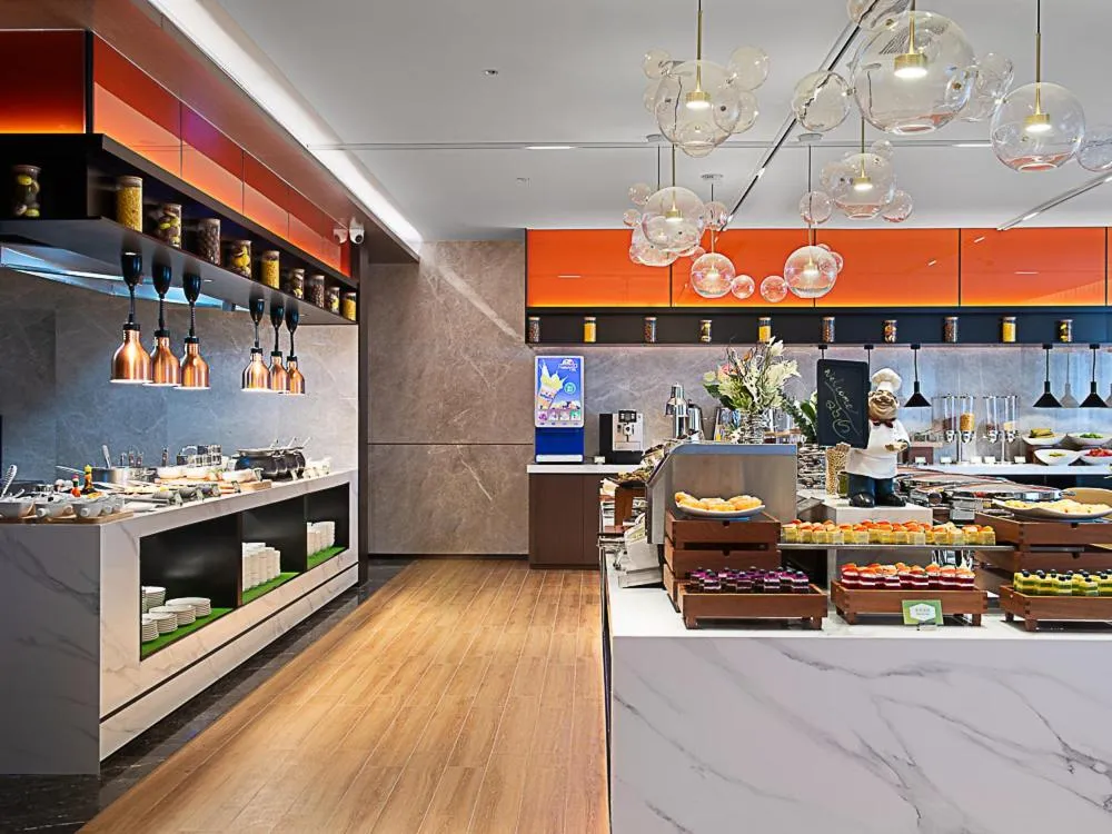 Restaurant/places to eat in Hampton by Hilton Guangzhou Railway Station