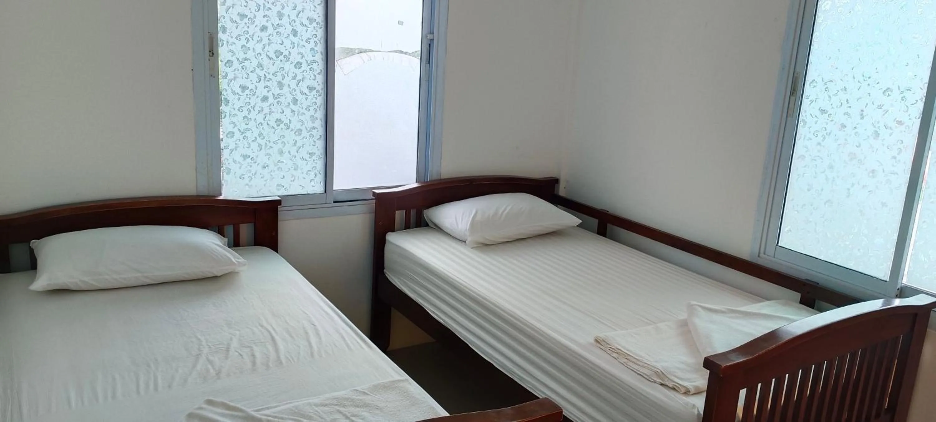 Photo of the whole room, Bed in Moon Travel Phangan