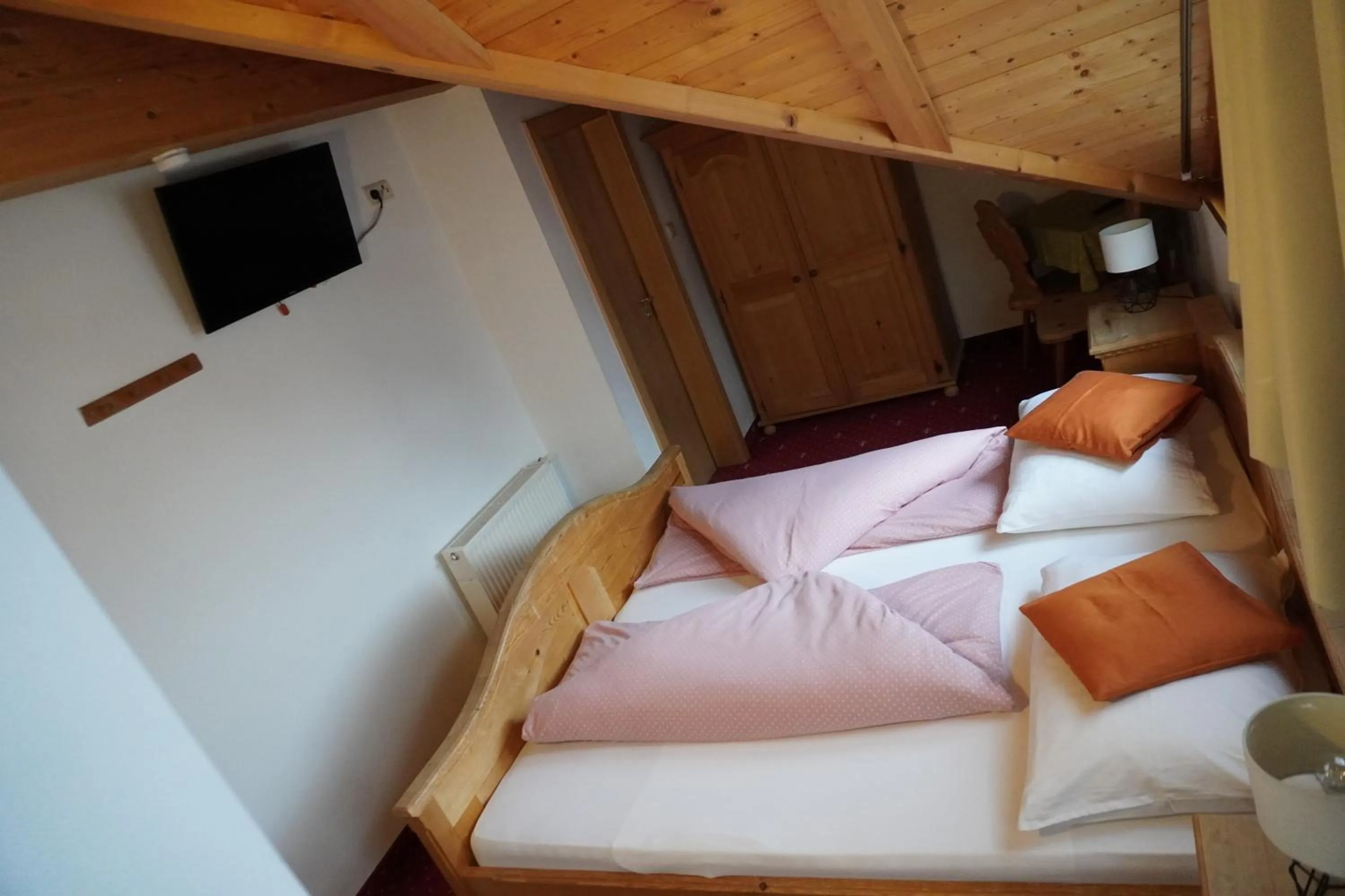 Photo of the whole room, Bed in Pension Peintner