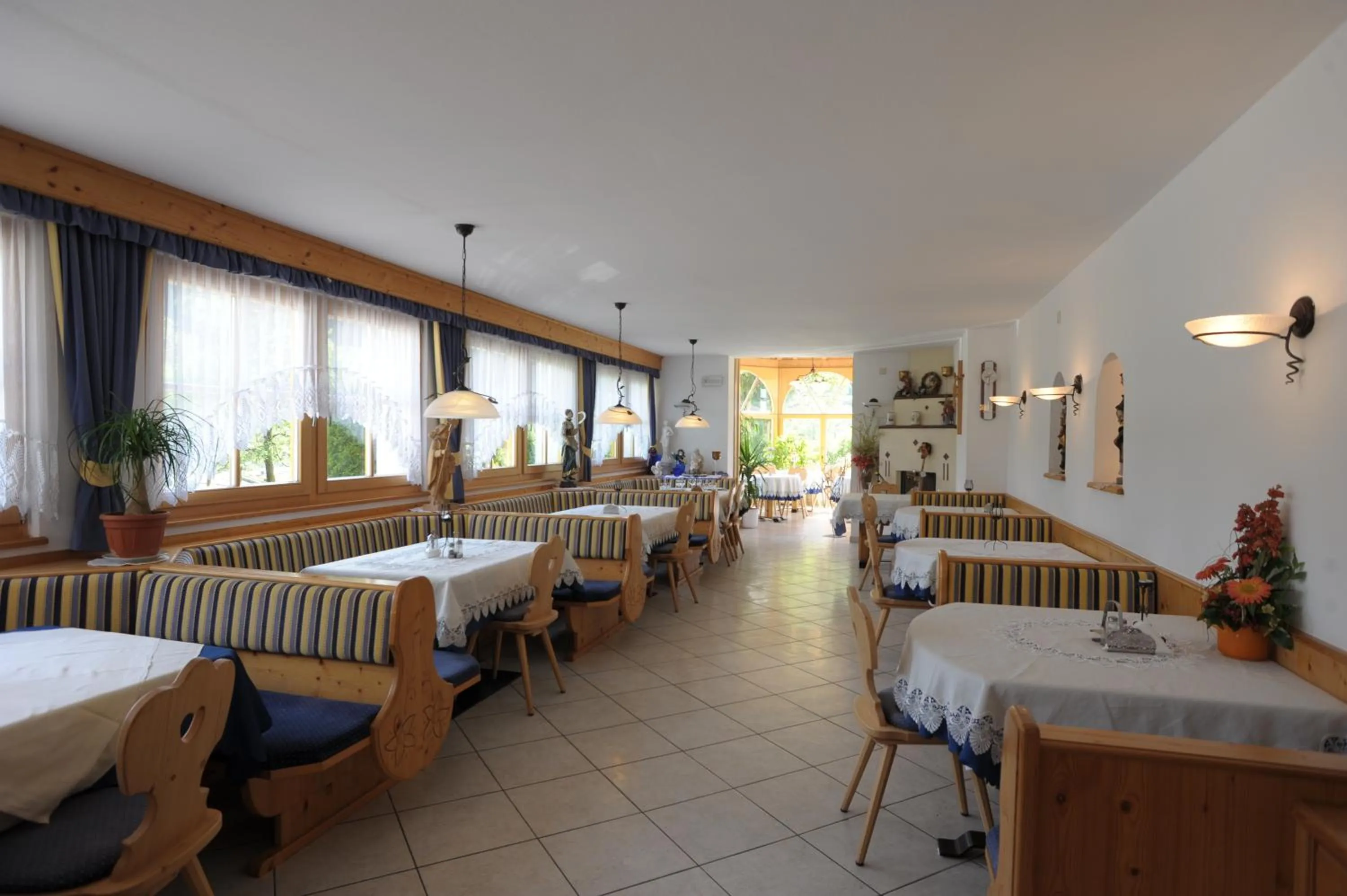 Restaurant/places to eat in Pension Peintner