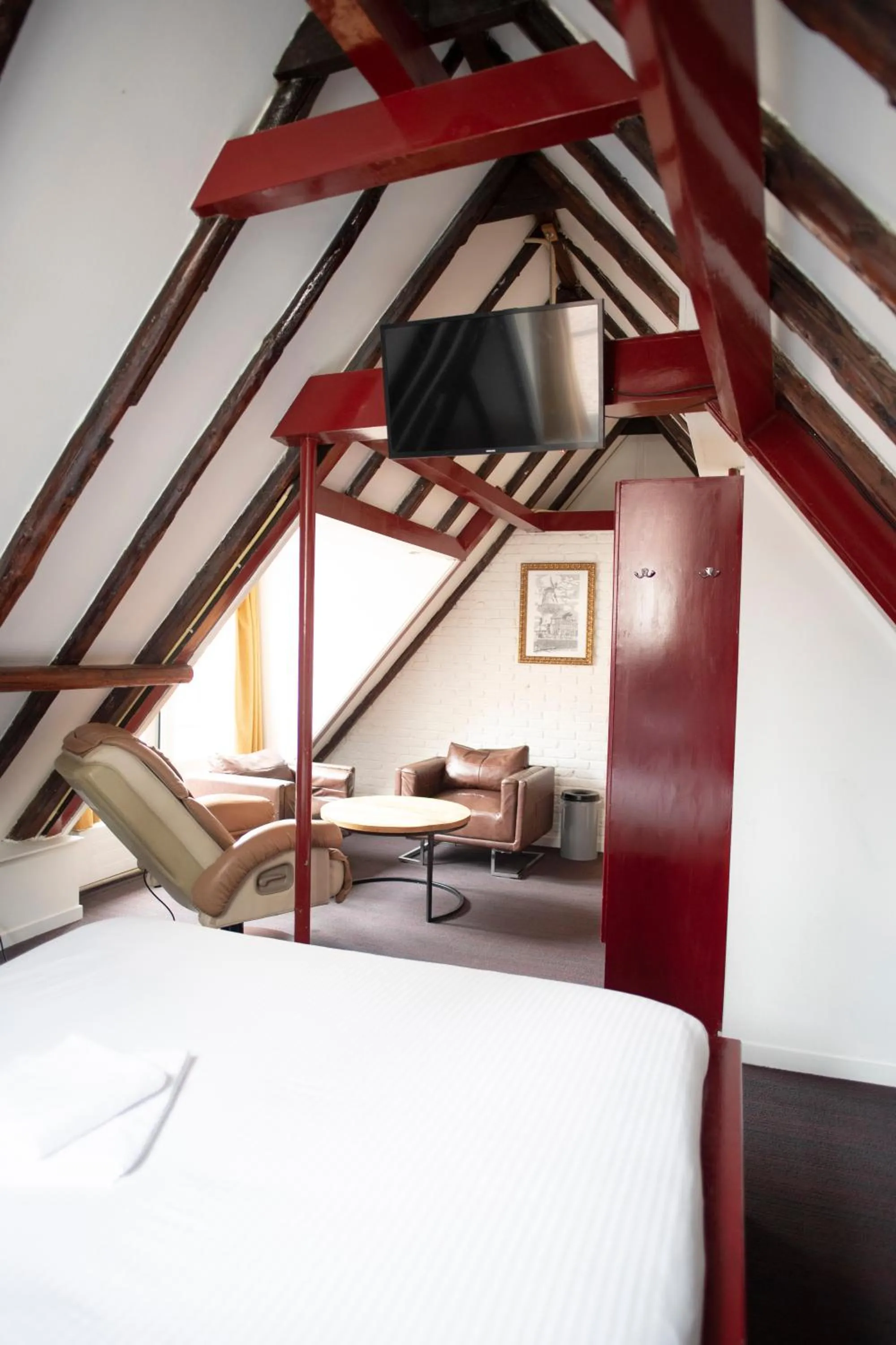 Photo of the whole room, Bed in Hotel Internationaal