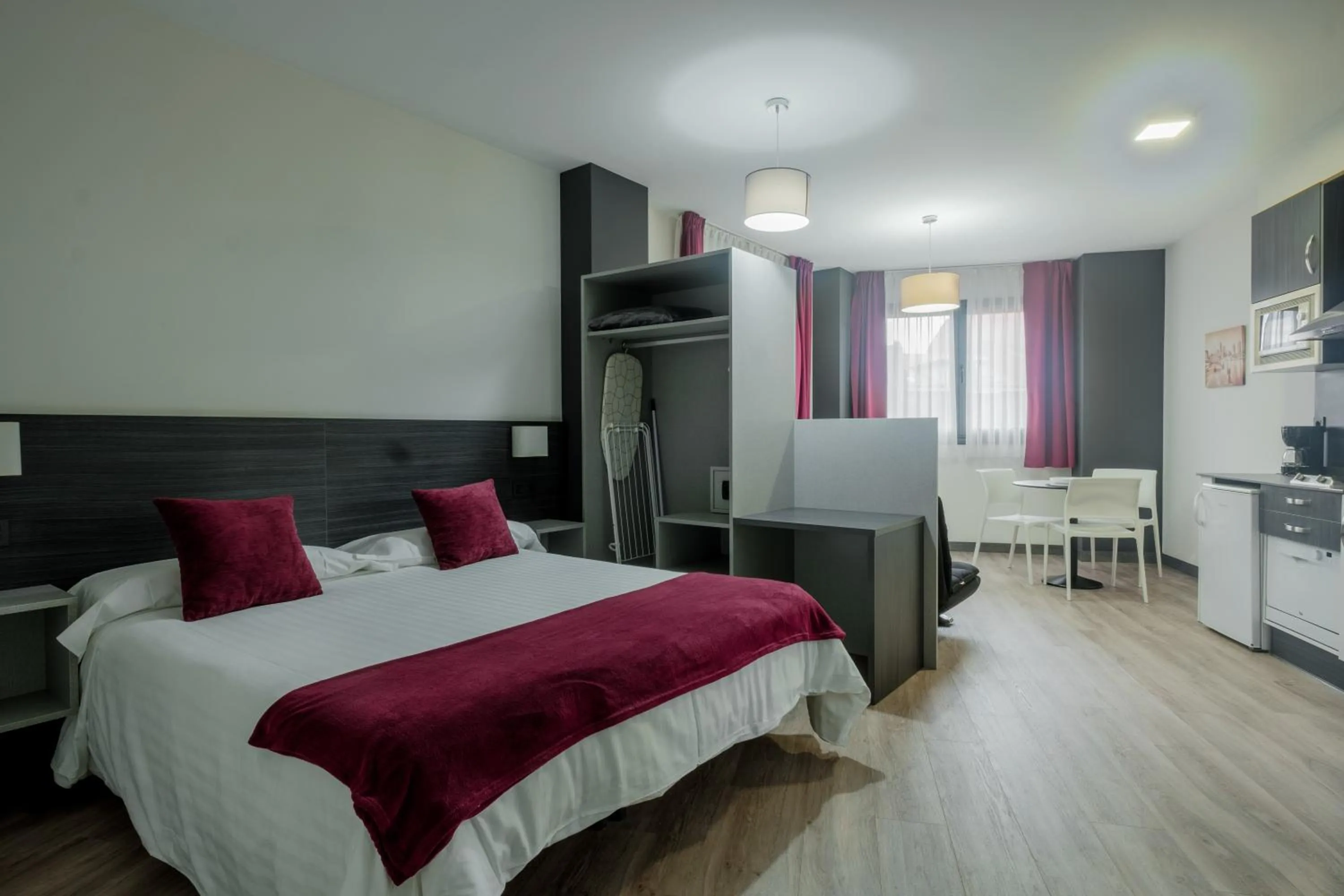 Photo of the whole room, Bed in Apartamentos Capua