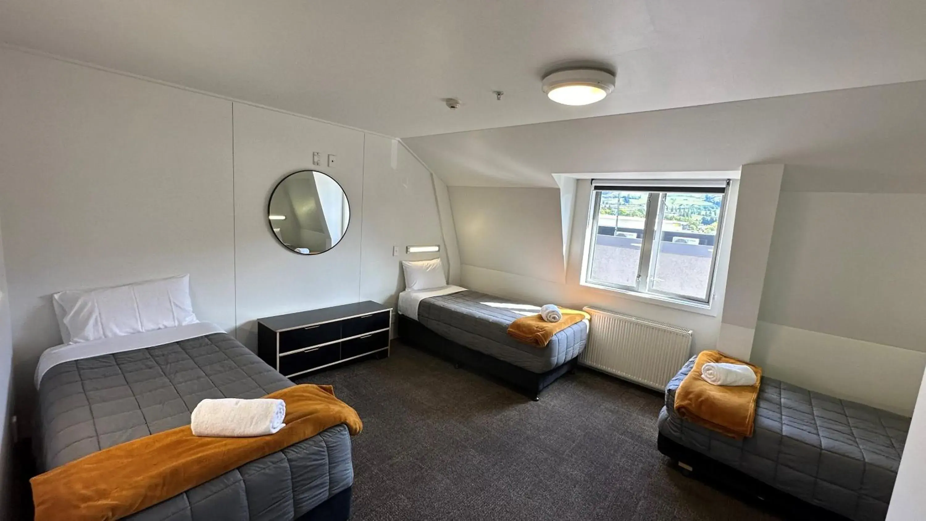 Triple Room with Private Bathroom in The Brownston Hostel Triple Room with Private Bathroom in The Brownston Hostel