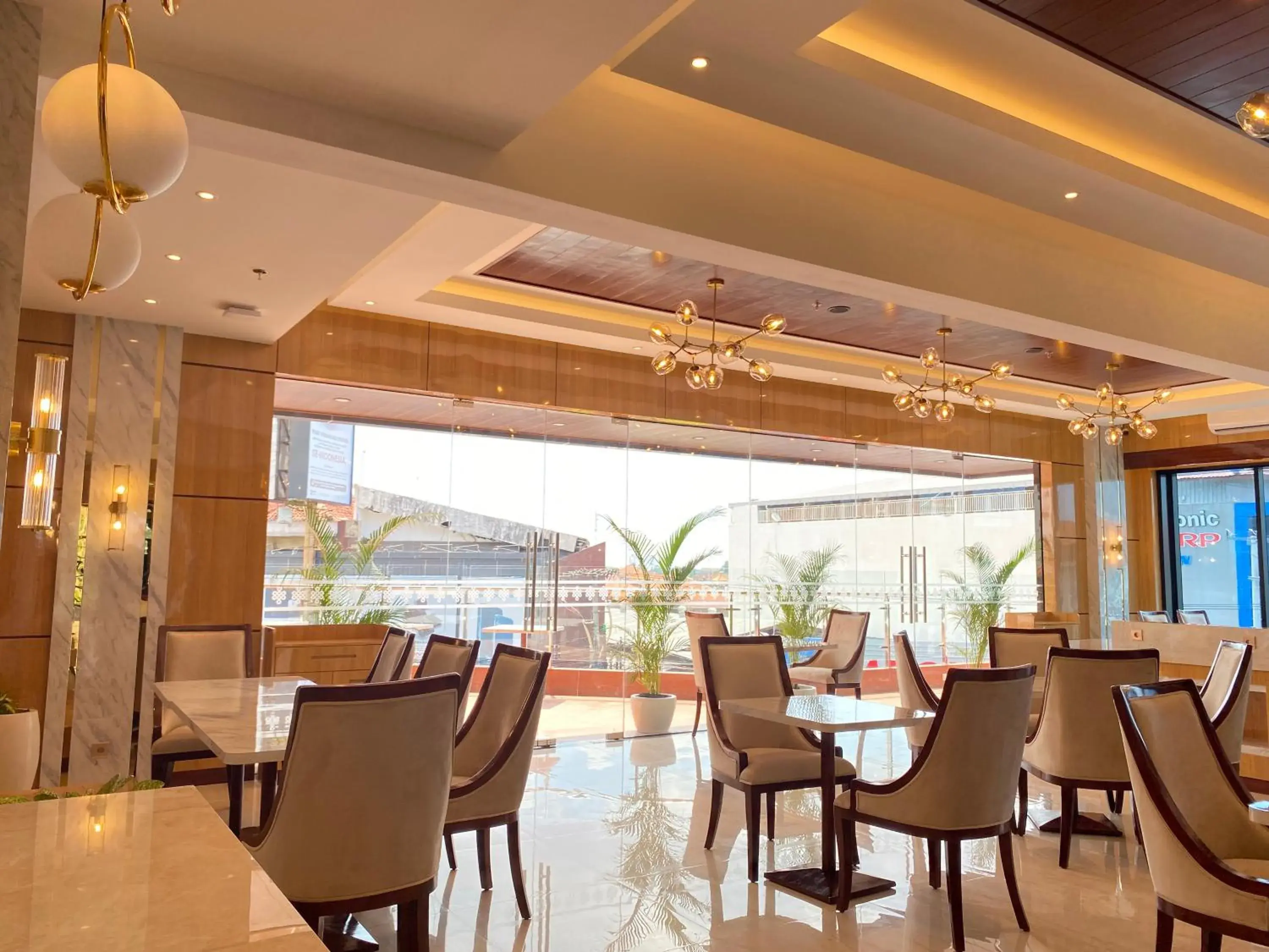 Restaurant/places to eat in City of Aventus Hotel - Denpasar Restaurant/places to eat in City of Aventus Hotel - Denpasar