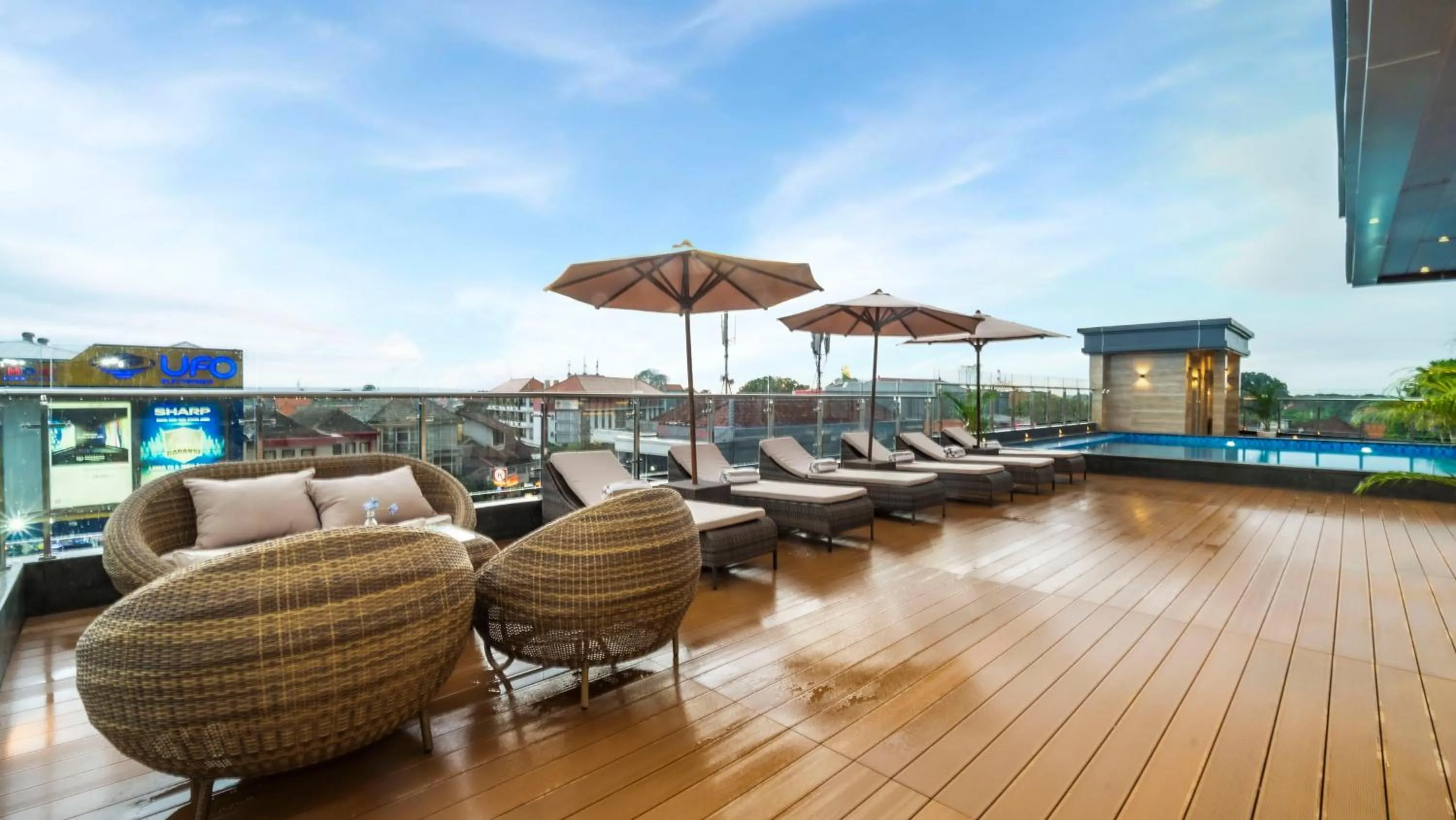 sunbed in City of Aventus Hotel - Denpasar