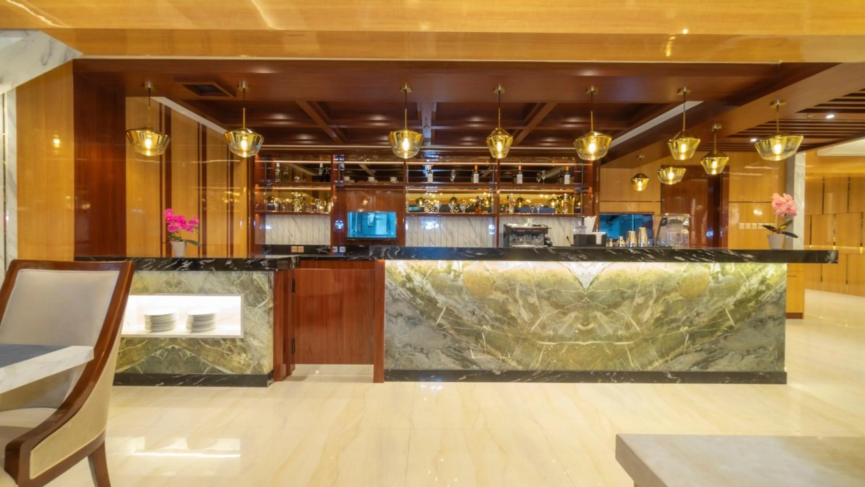 Restaurant/places to eat in City of Aventus Hotel - Denpasar