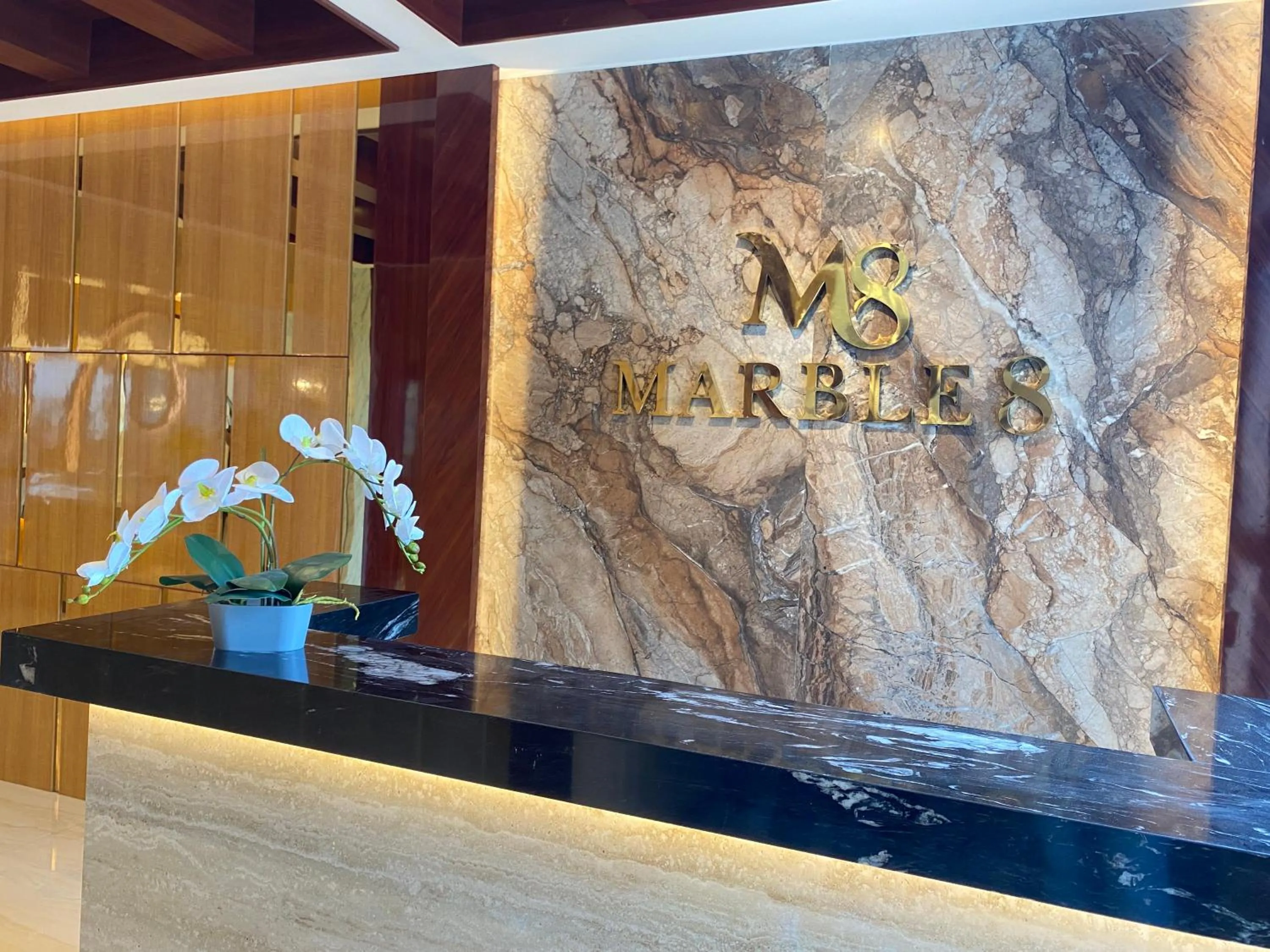 Restaurant/places to eat in City of Aventus Hotel - Denpasar