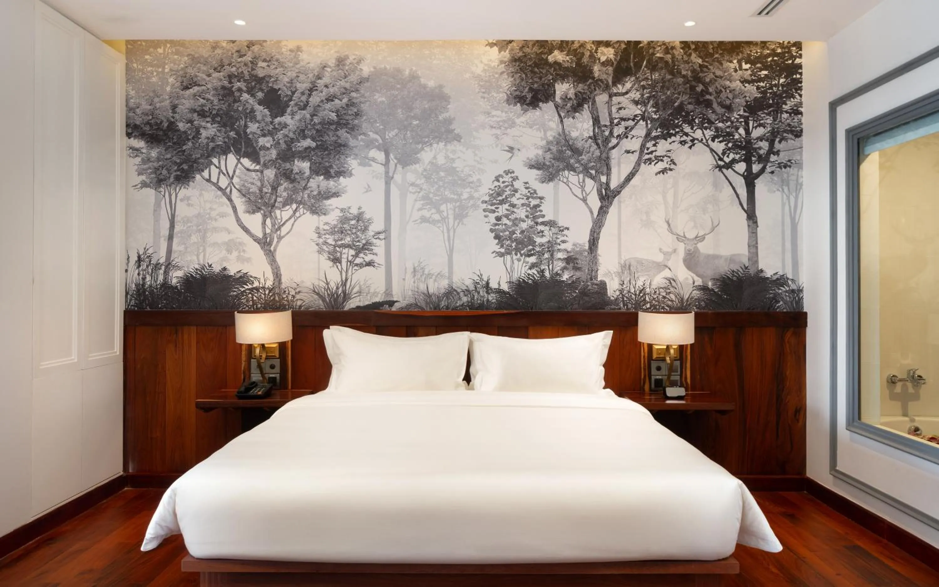 Bedroom, Bed in Koulen Central Hotel