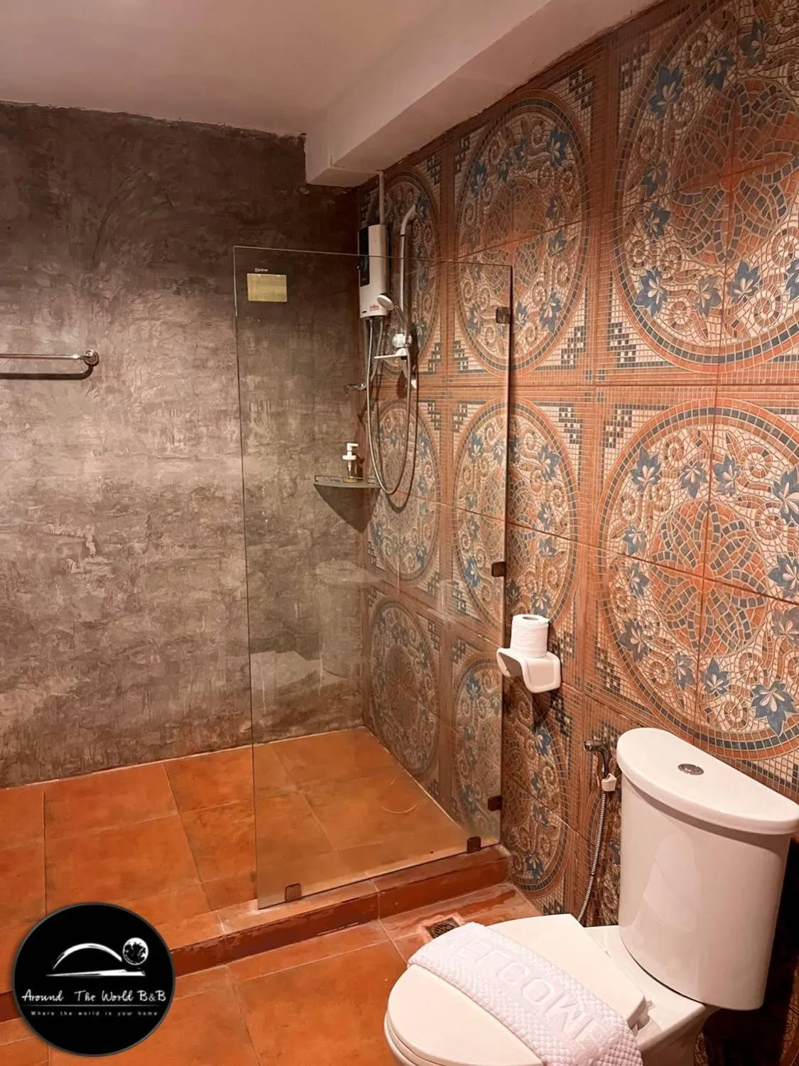 Shower in Around The World Bed and Breakfast