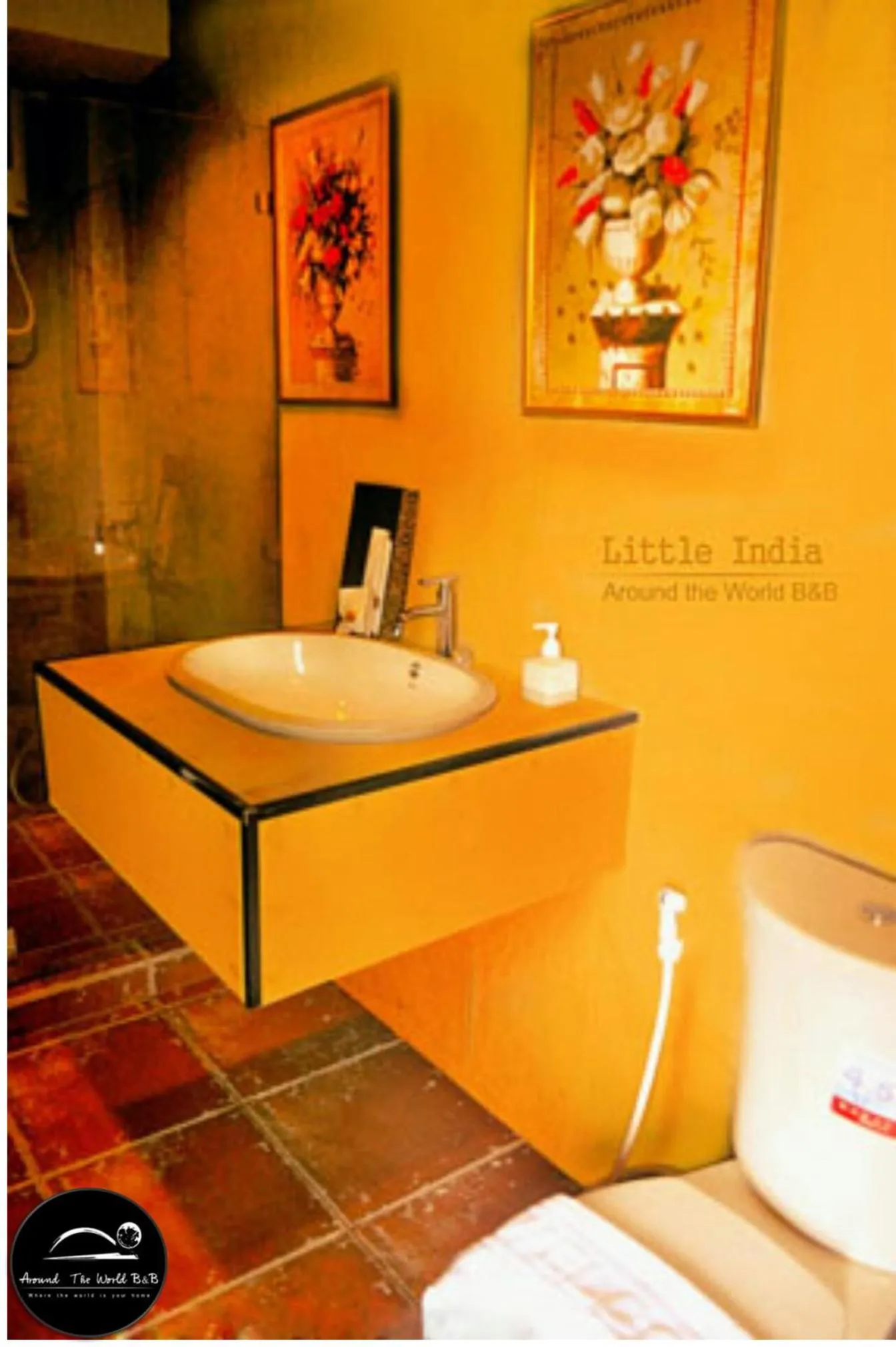 Shower in Around The World Bed and Breakfast