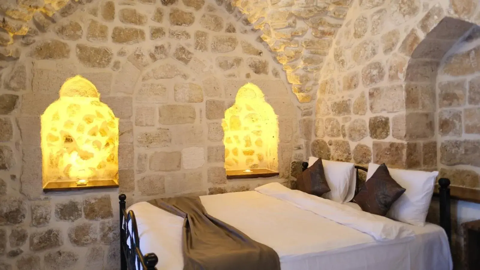 Bed in Mardin Ağa Konağı Bed in Mardin Ağa Konağı