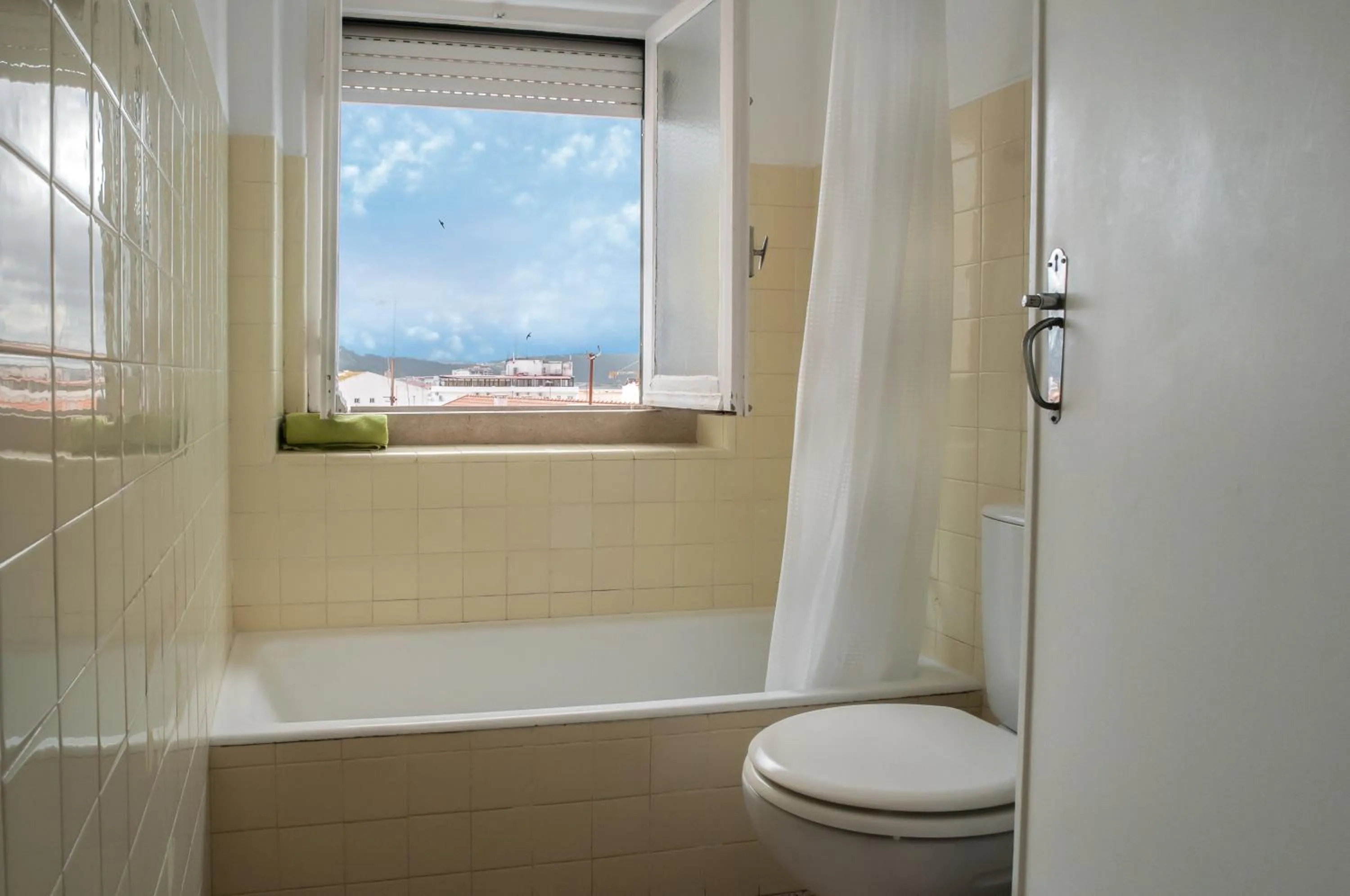 Bathroom in Nazaré Hostel - Rooms & Dorms