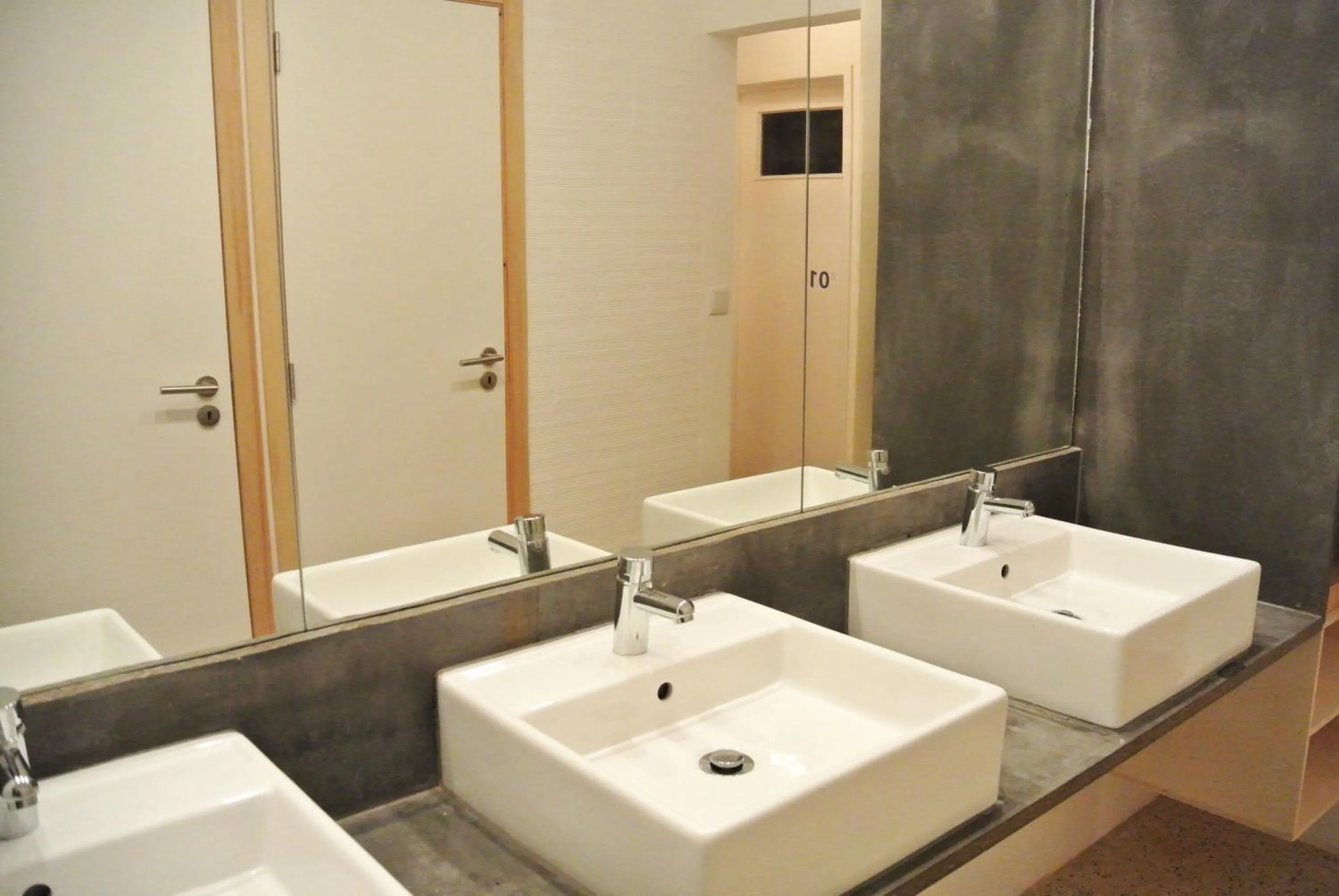 Bathroom in Nazaré Hostel - Rooms & Dorms