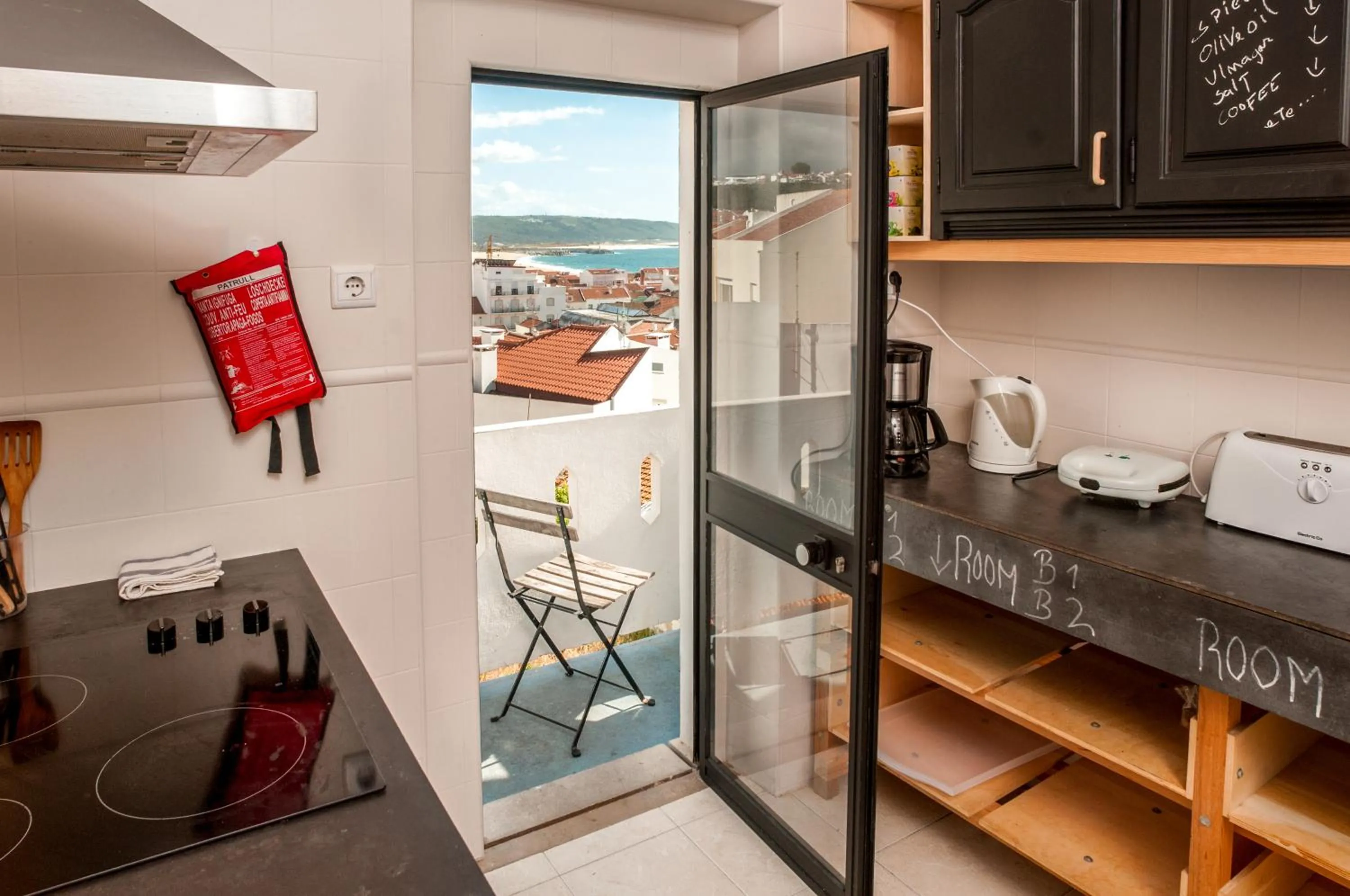 Balcony/Terrace in Nazaré Hostel - Rooms & Dorms