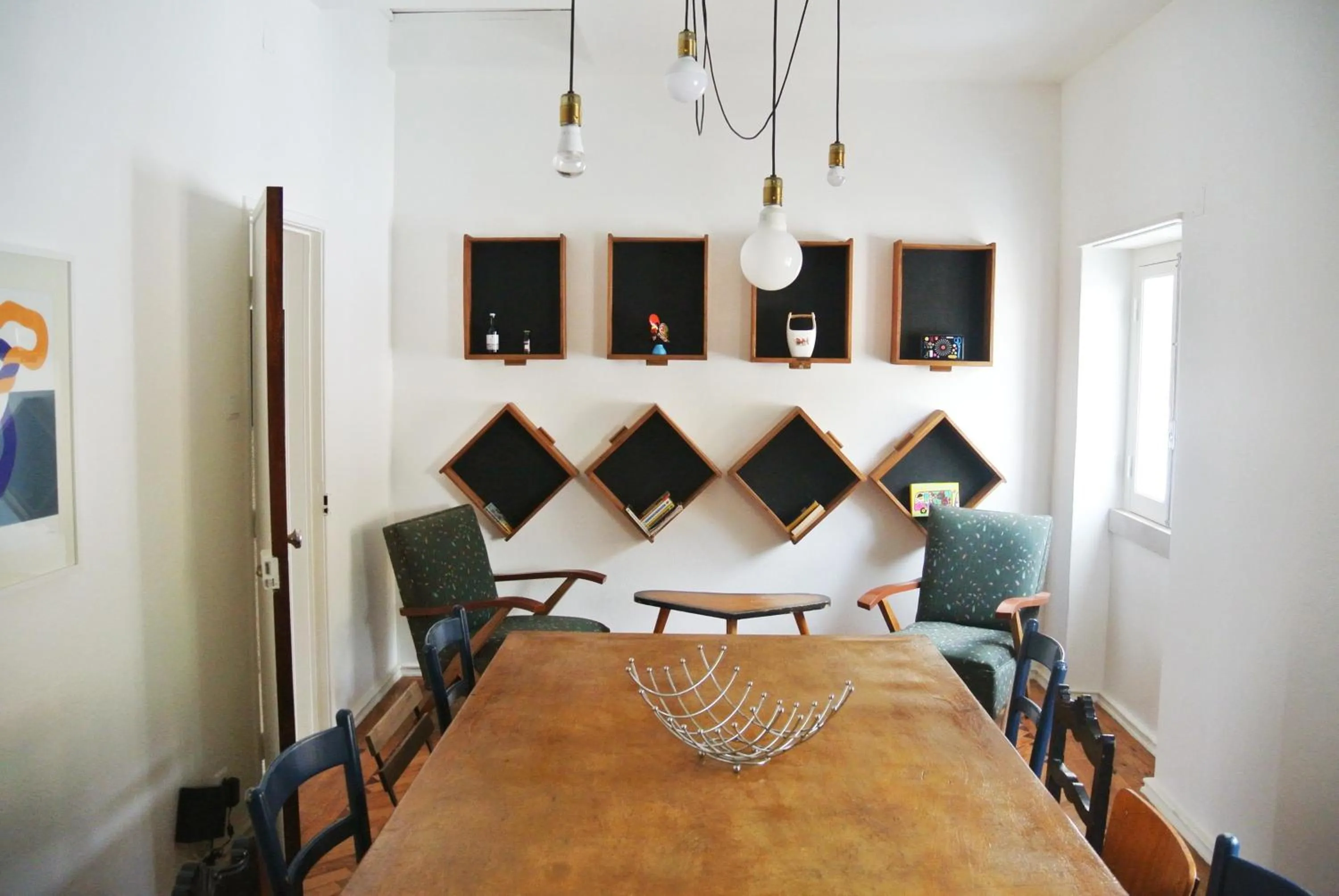 Dining area in Nazaré Hostel - Rooms & Dorms