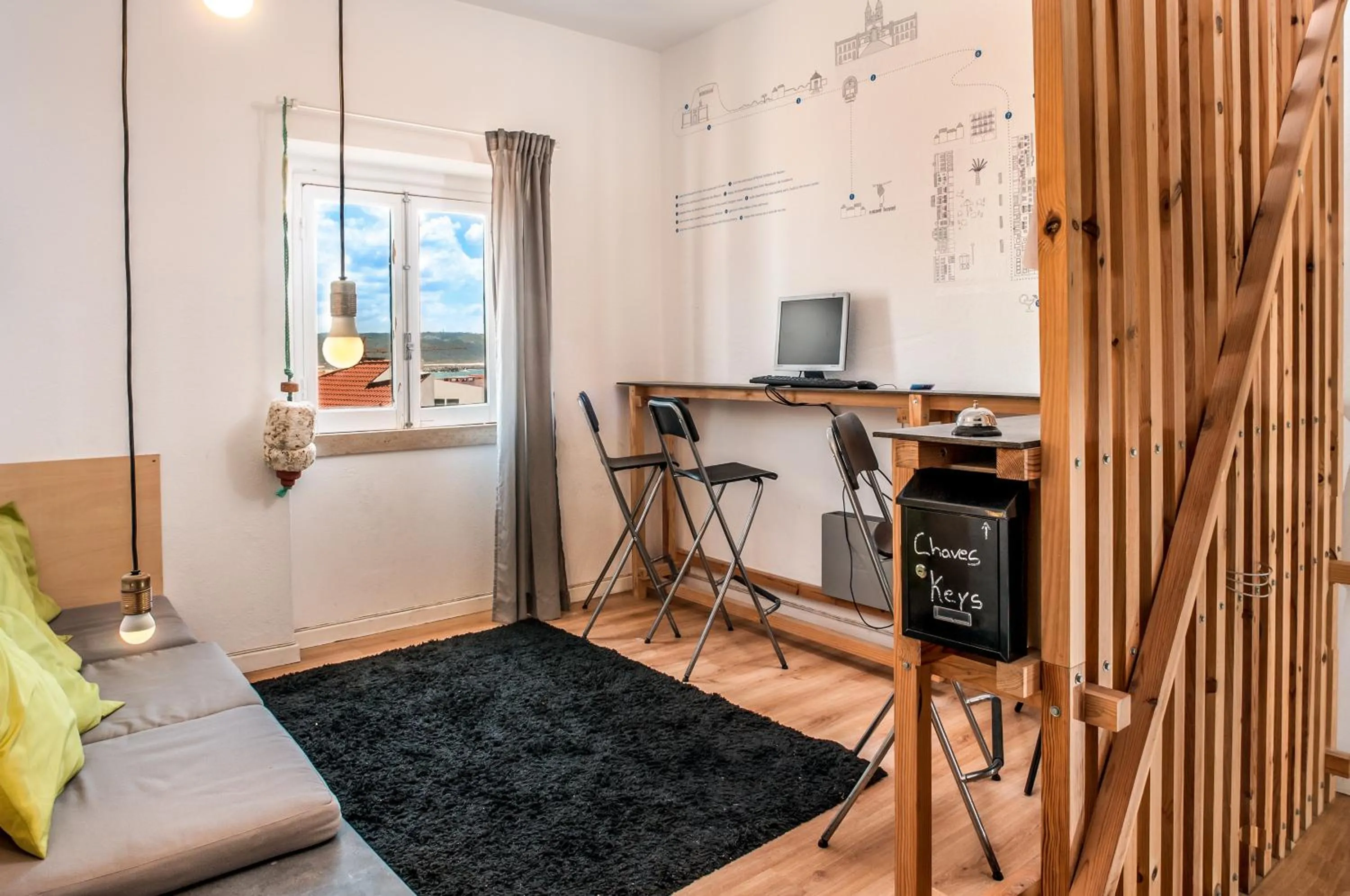 Lobby or reception in Nazaré Hostel - Rooms & Dorms
