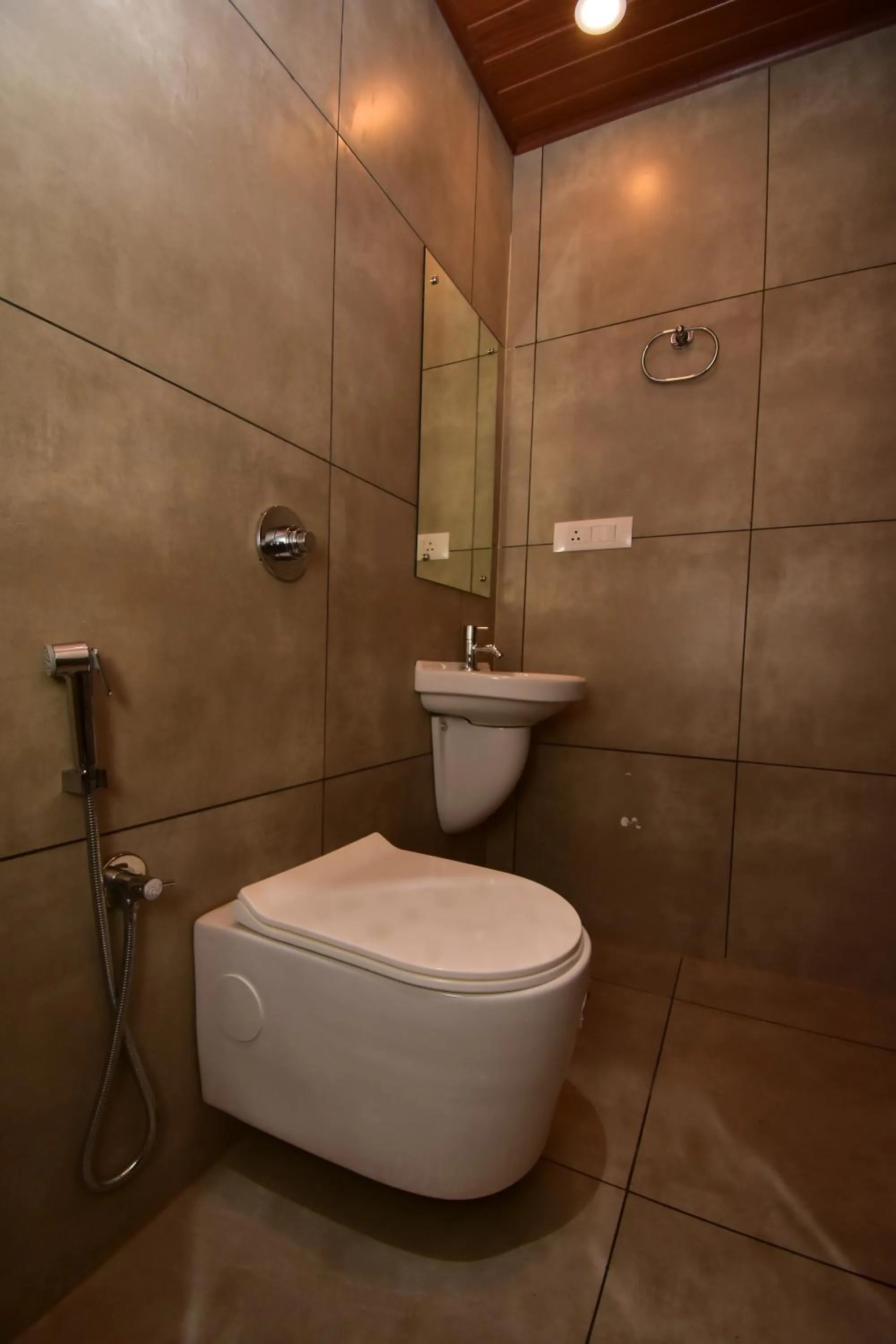 Shower in Hotel orchid suites Cochin