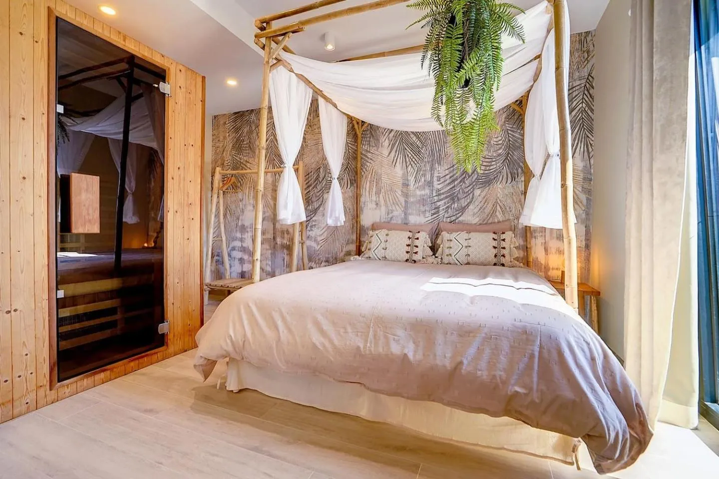 Bed in La Bohème