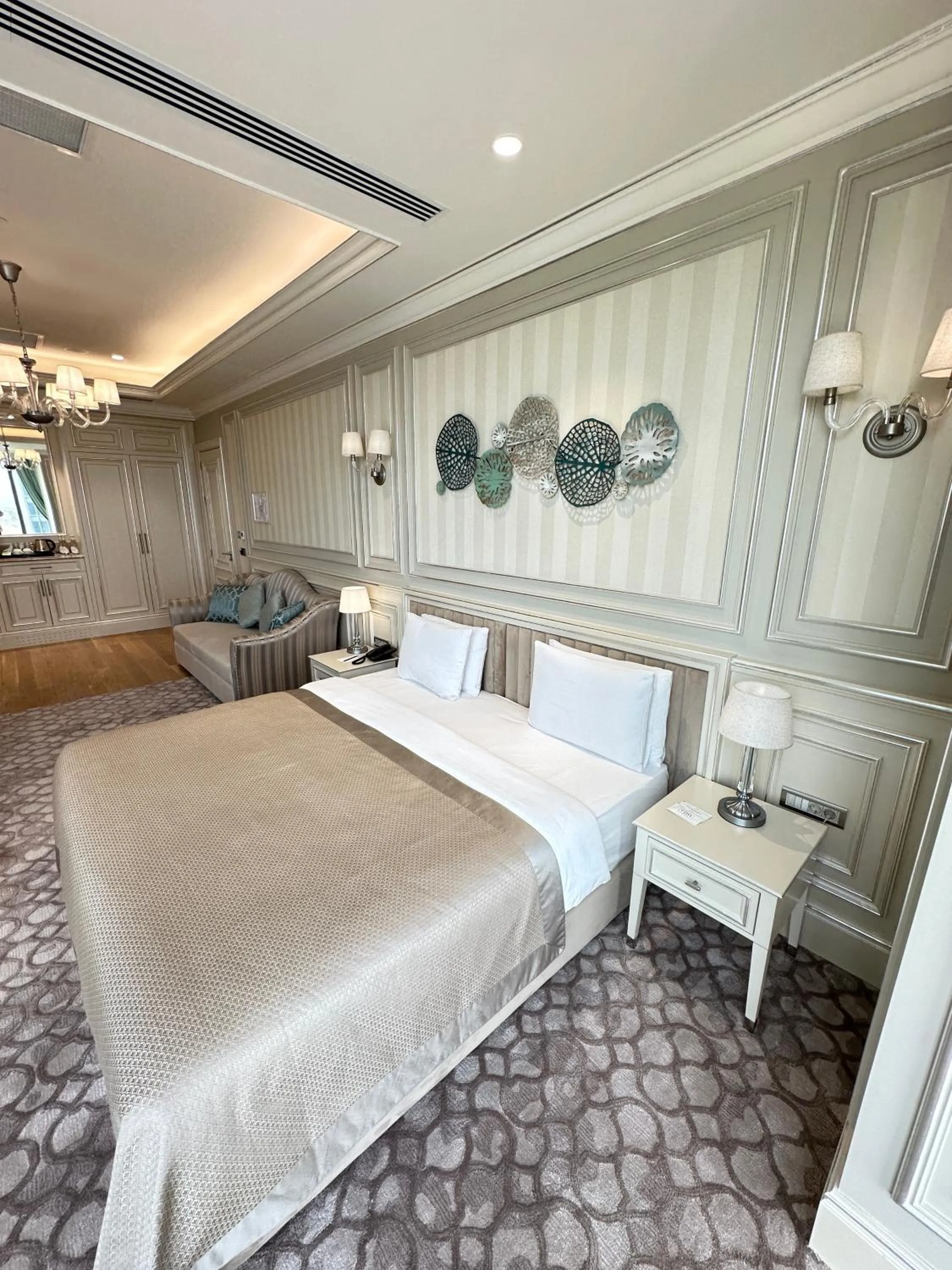 Bed in T-CITY PRESIDENTIAL HOTEL