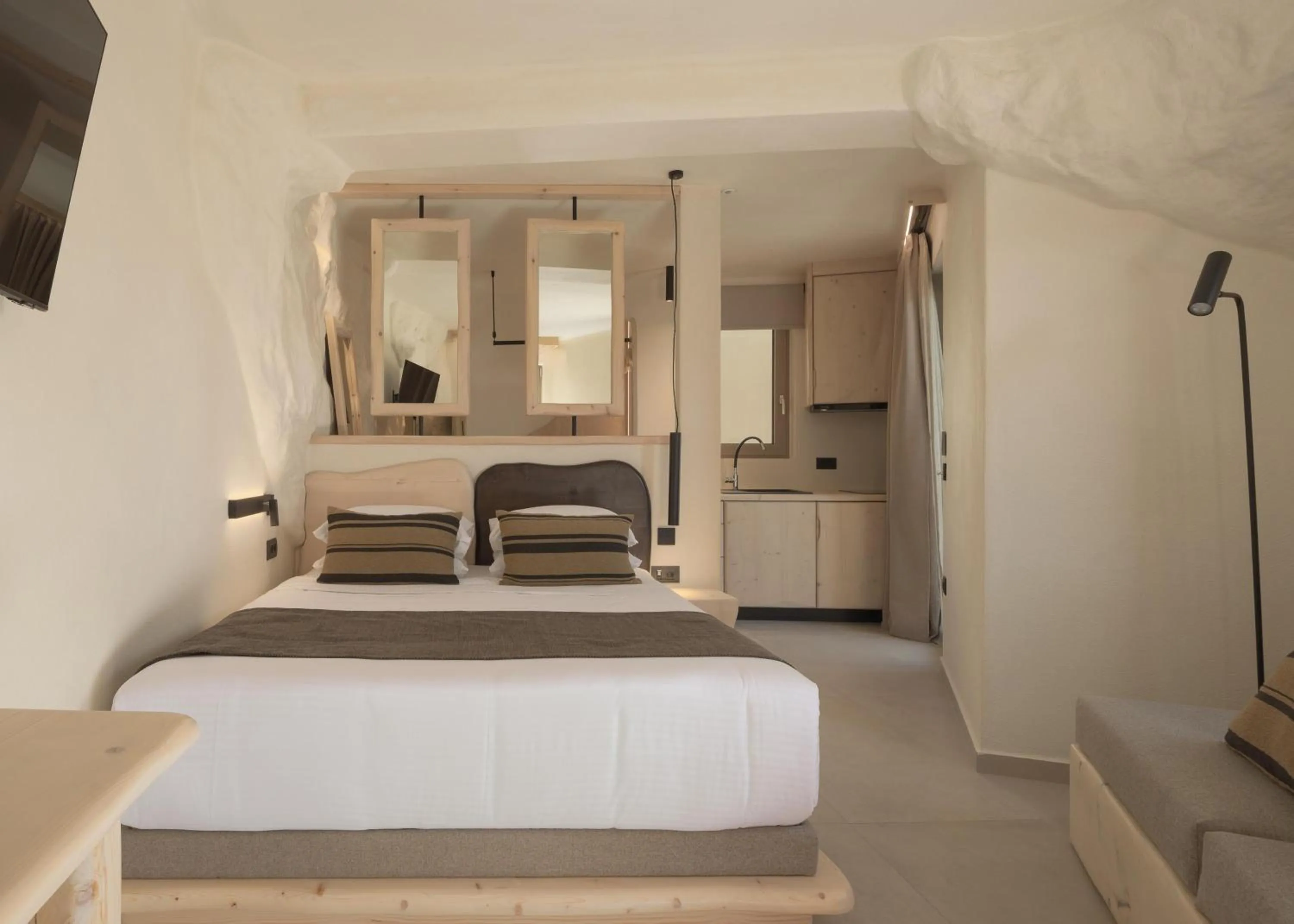 Photo of the whole room, Bed in Manili Boutique Suites & Villas